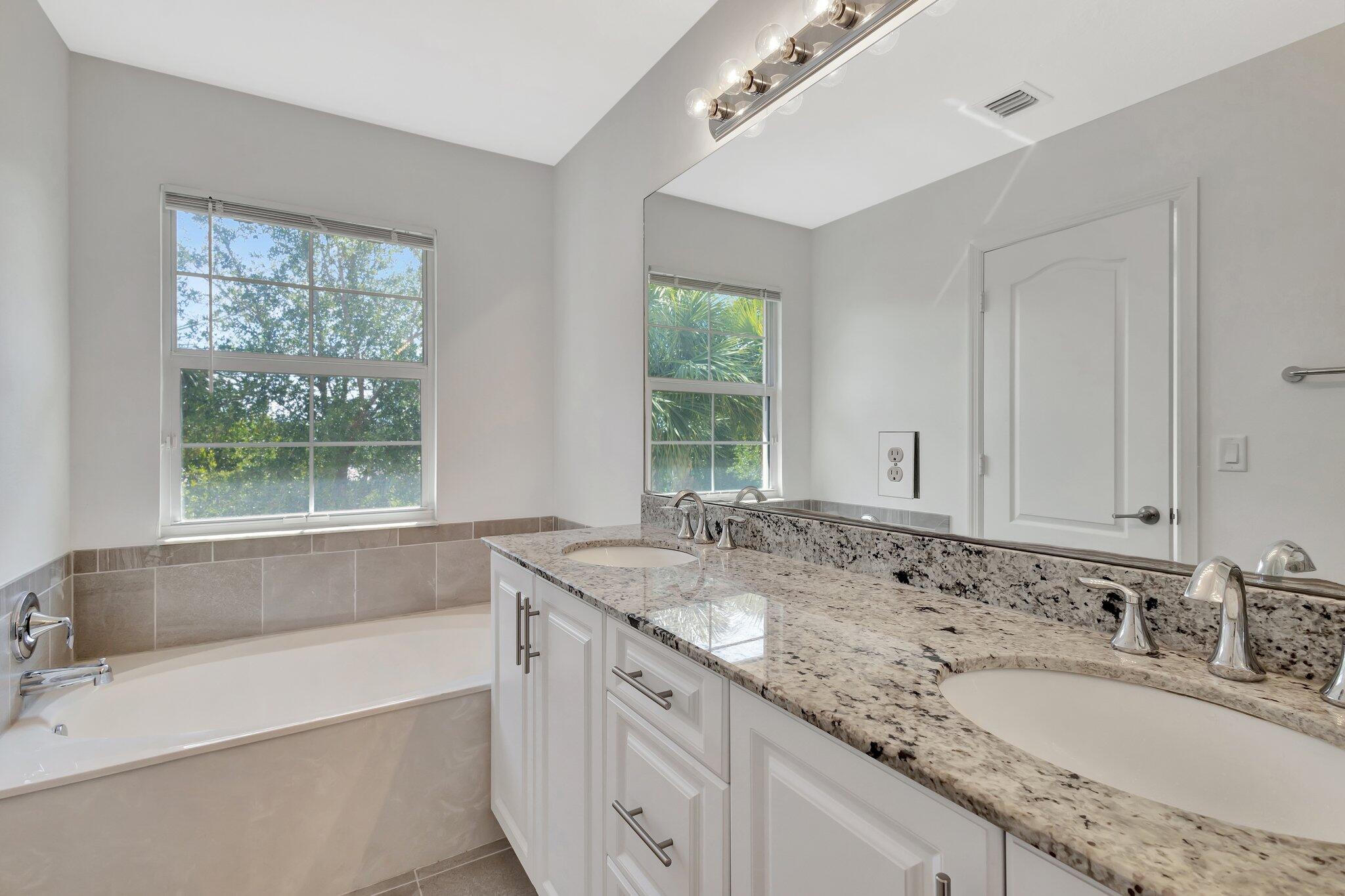 COLONY RESERVE AT LAKE WORTH - Residential