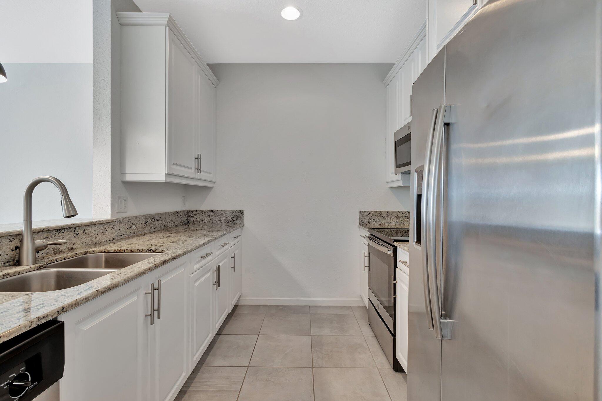 COLONY RESERVE AT LAKE WORTH - Residential