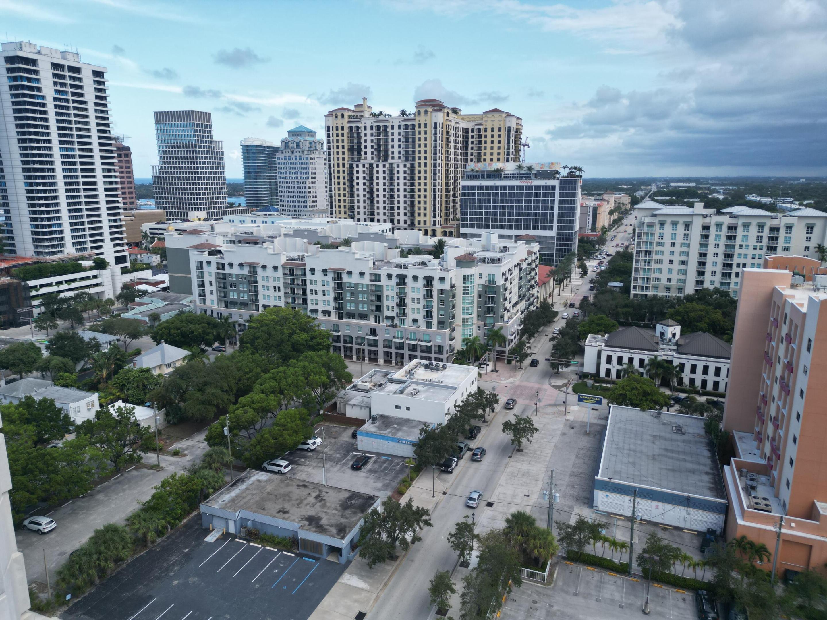 PRADO CONDO - Residential