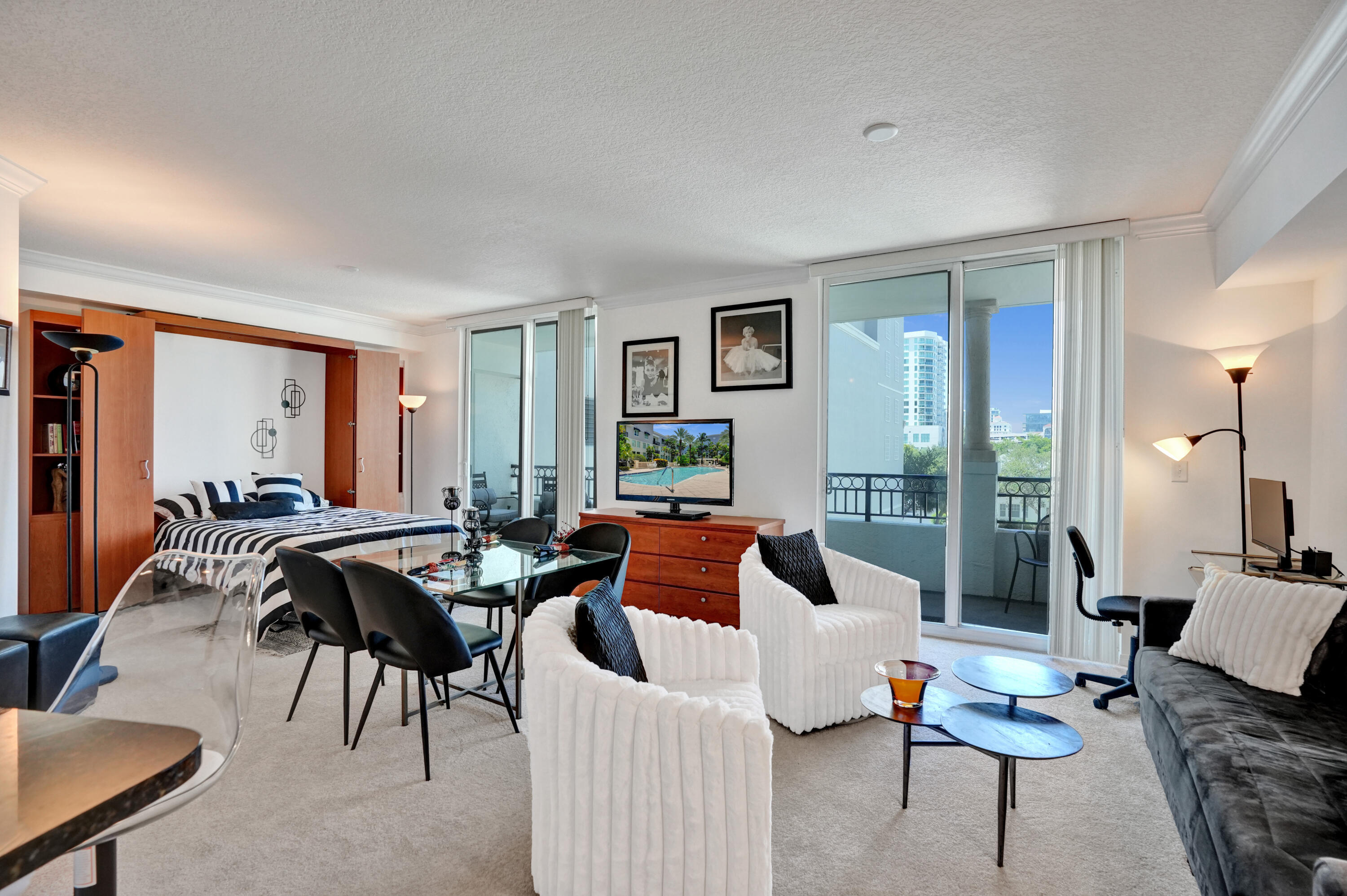 PRADO CONDO - Residential