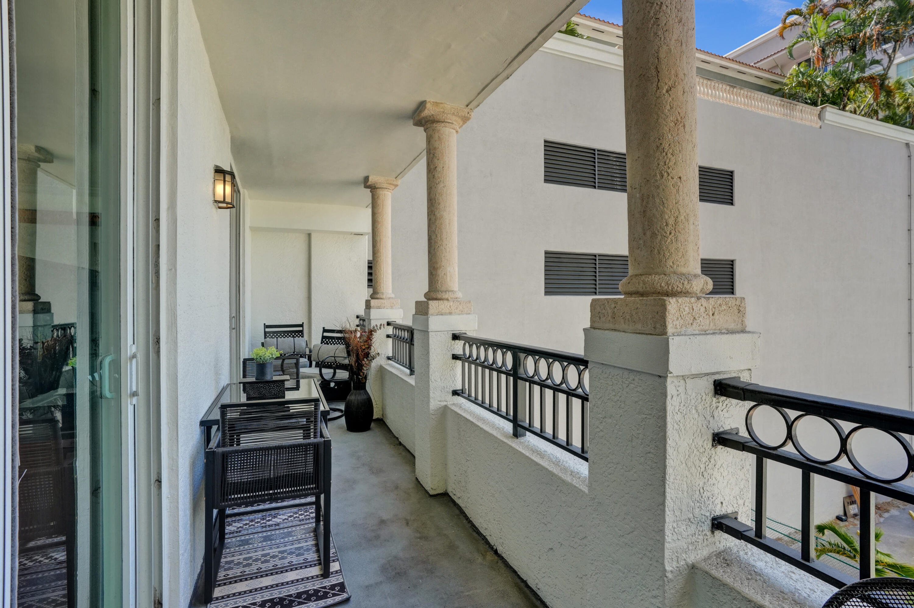 PRADO CONDO - Residential