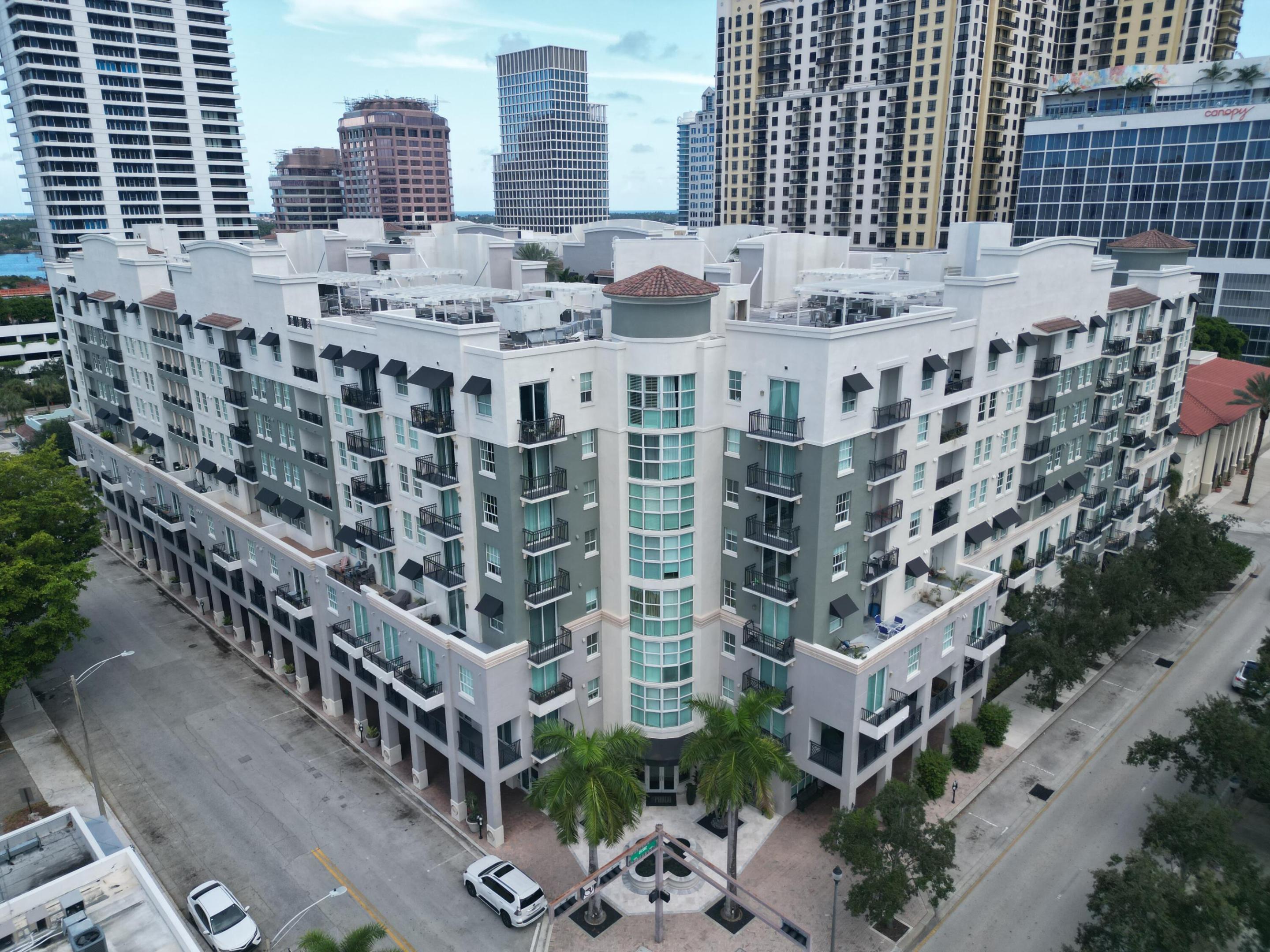 PRADO CONDO - Residential