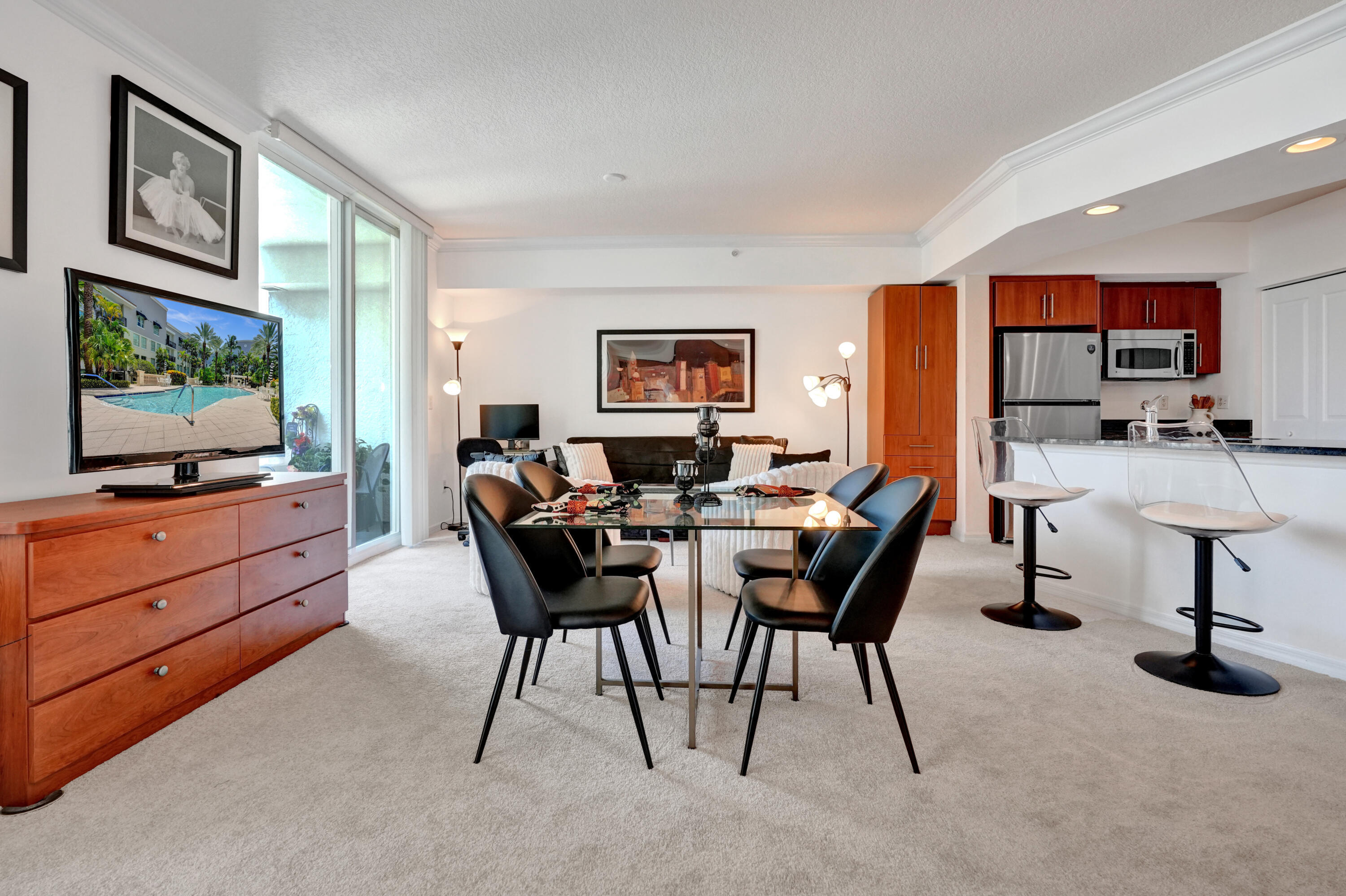 PRADO CONDO - Residential