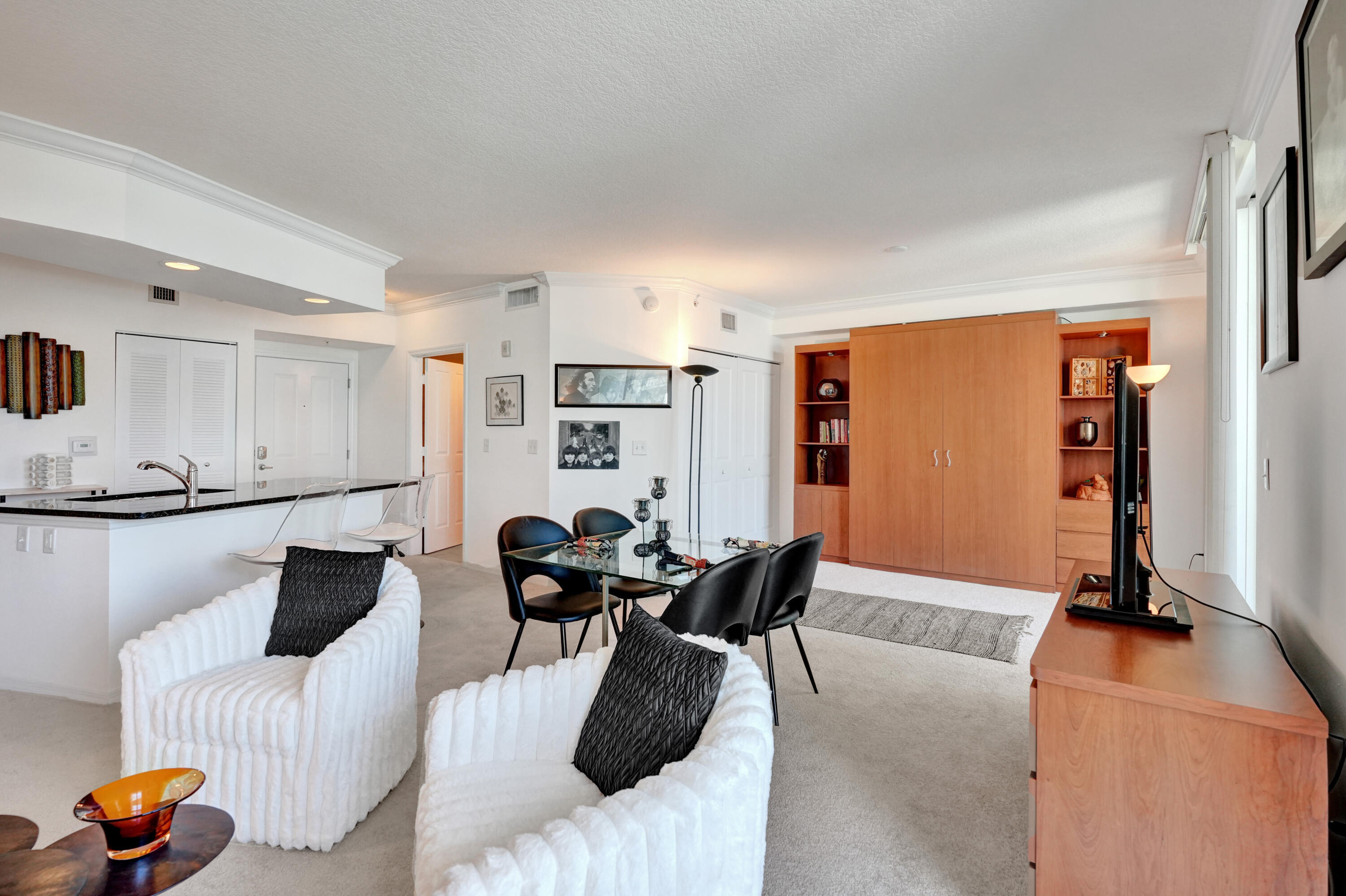 PRADO CONDO - Residential