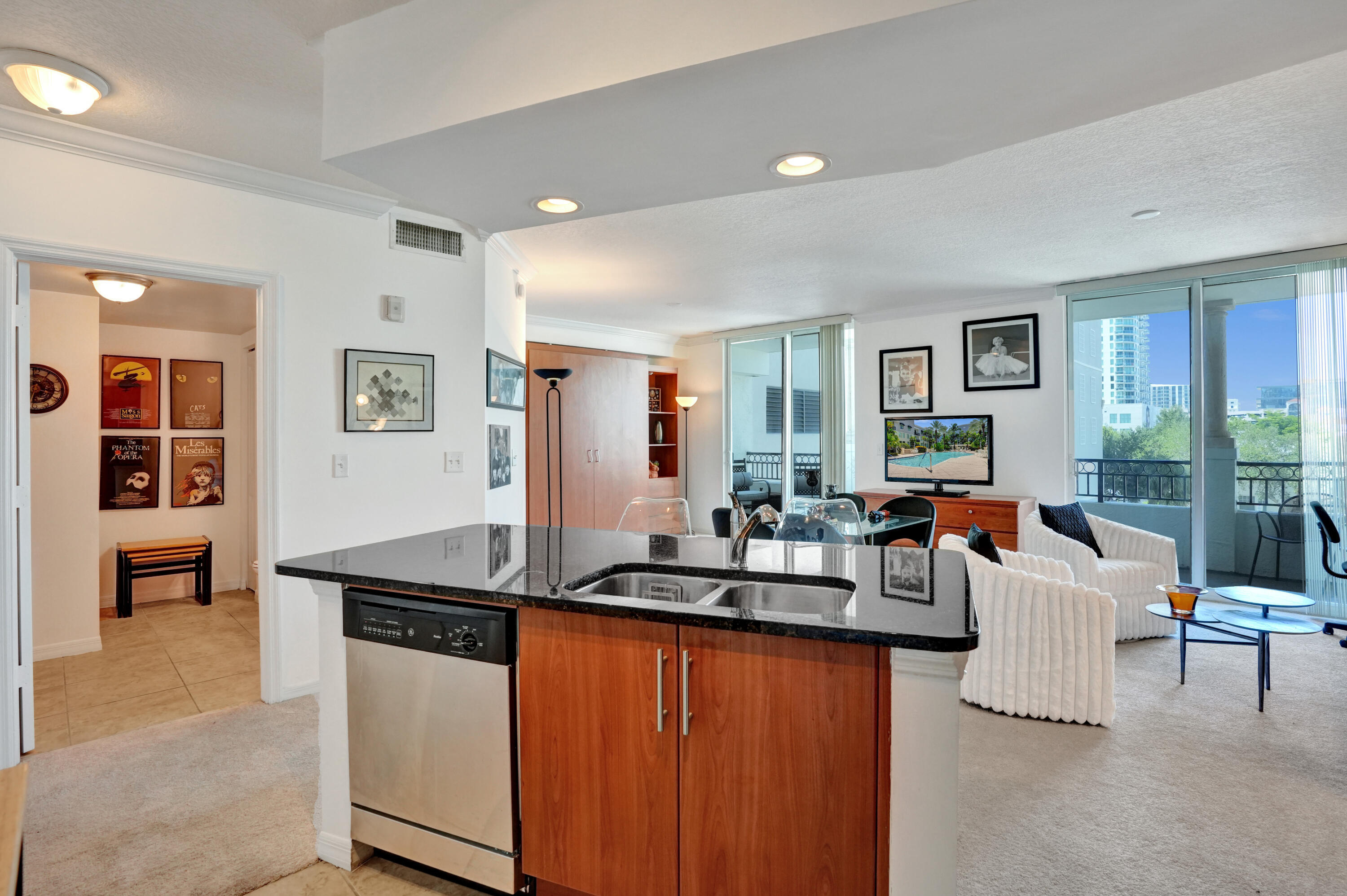 PRADO CONDO - Residential