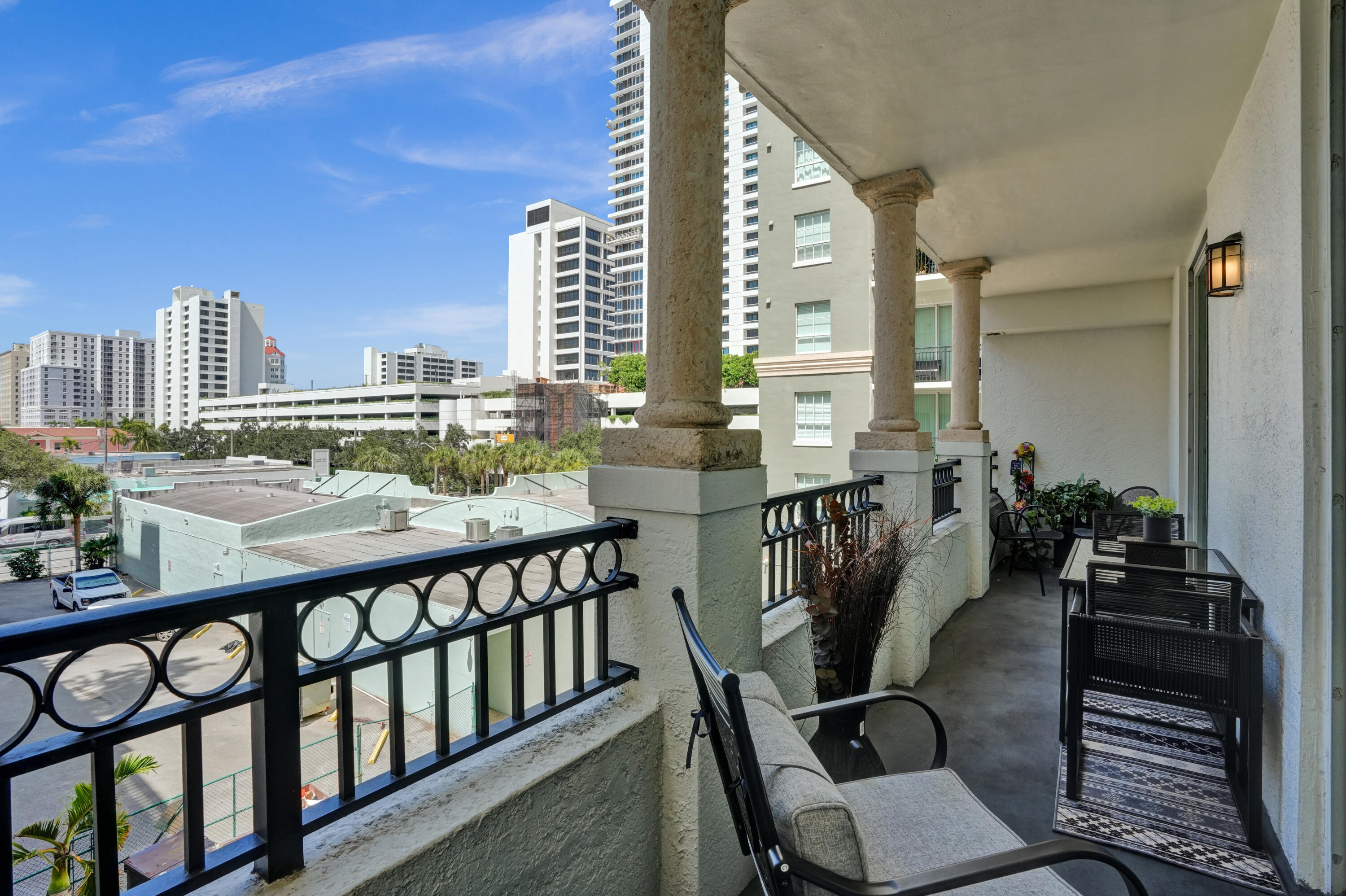 PRADO CONDO - Residential