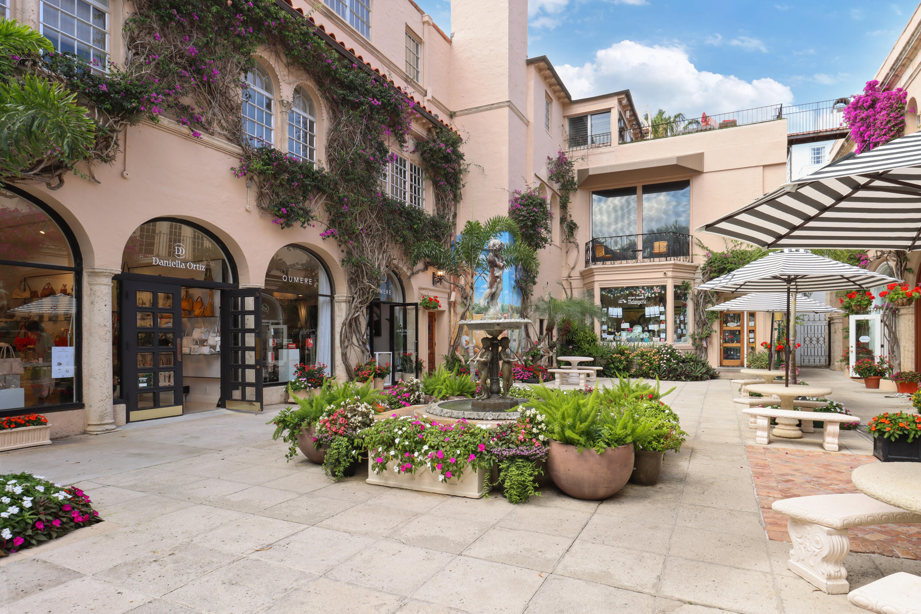 PRADO CONDO - Residential