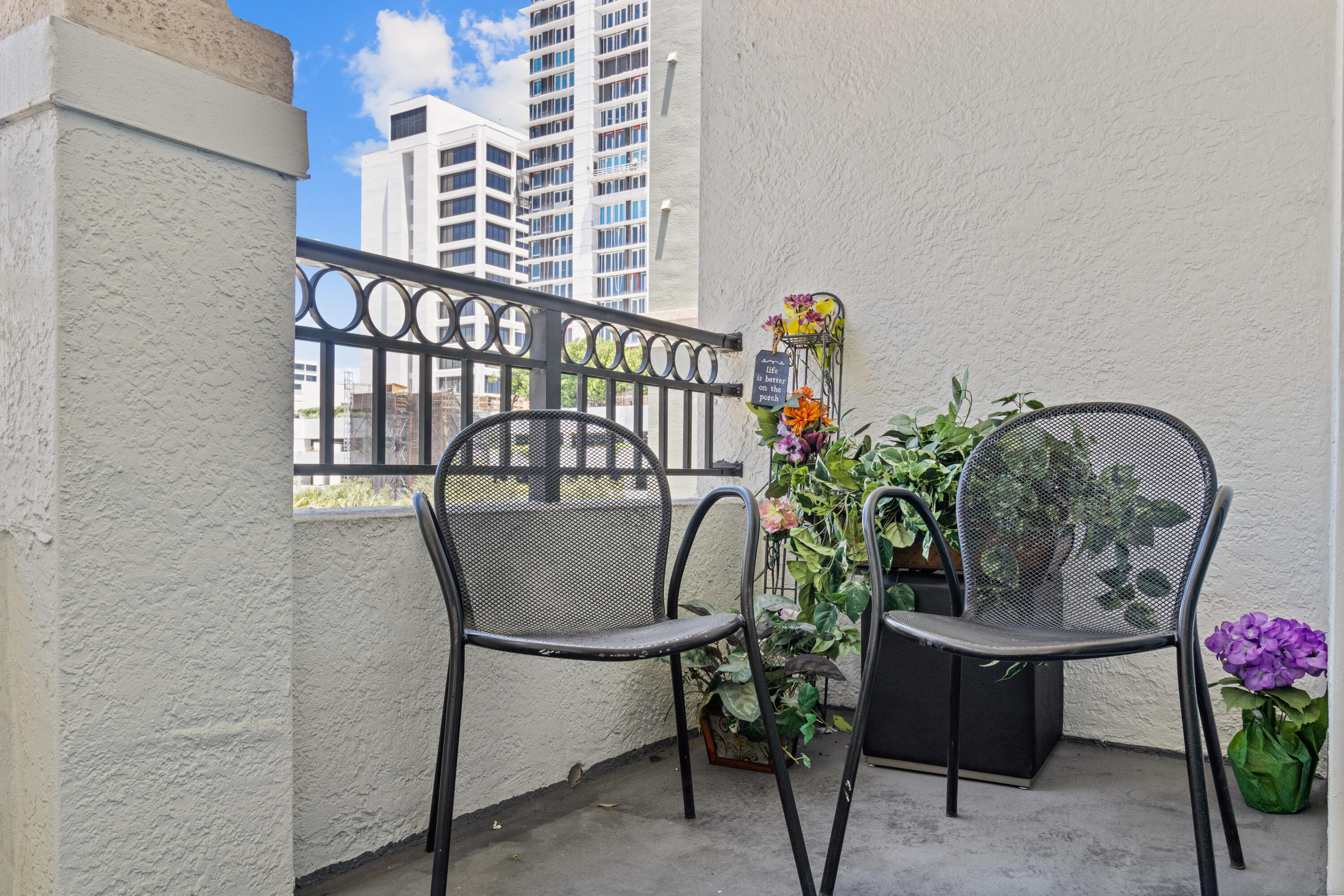 PRADO CONDO - Residential