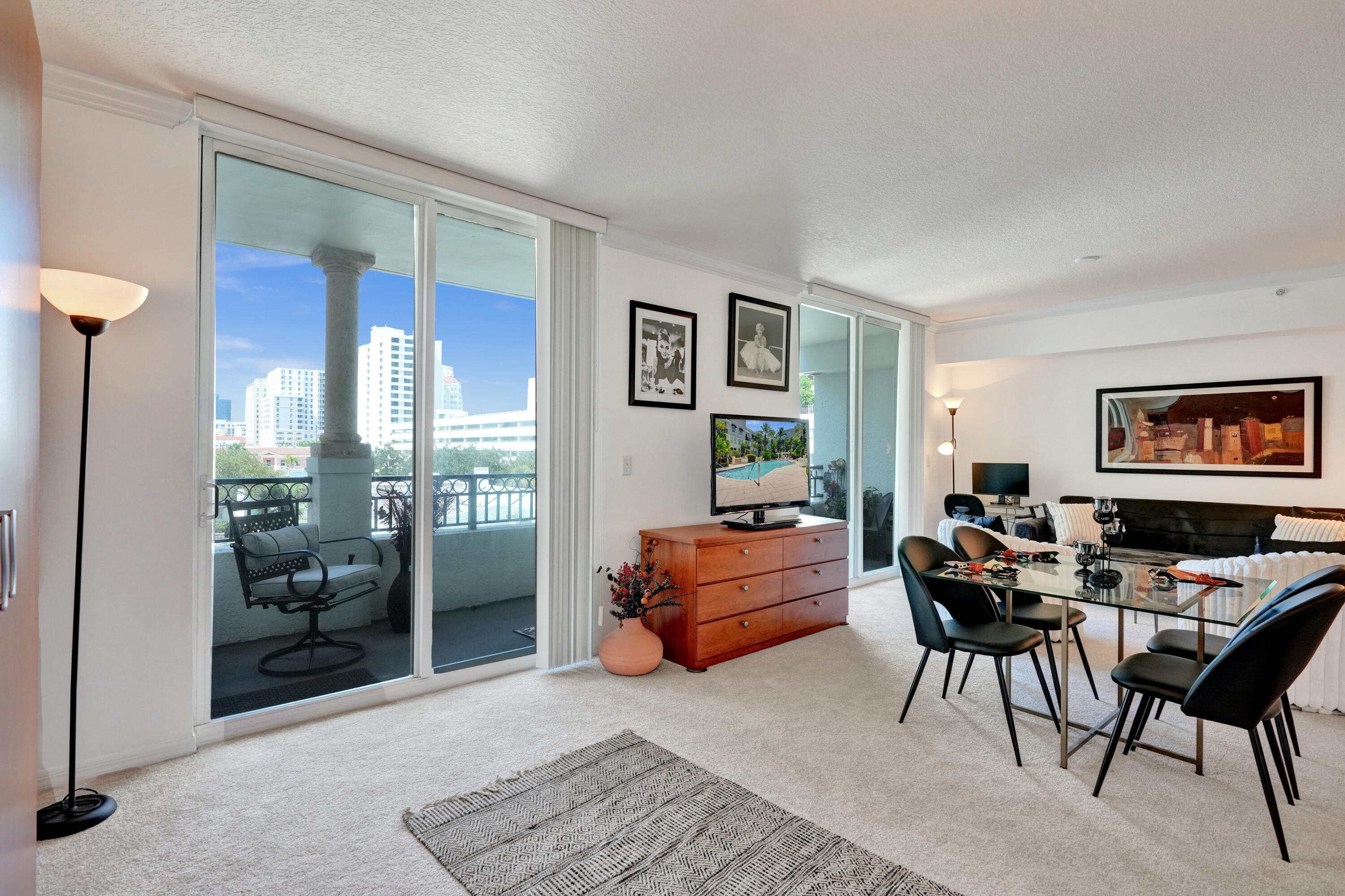 PRADO CONDO - Residential