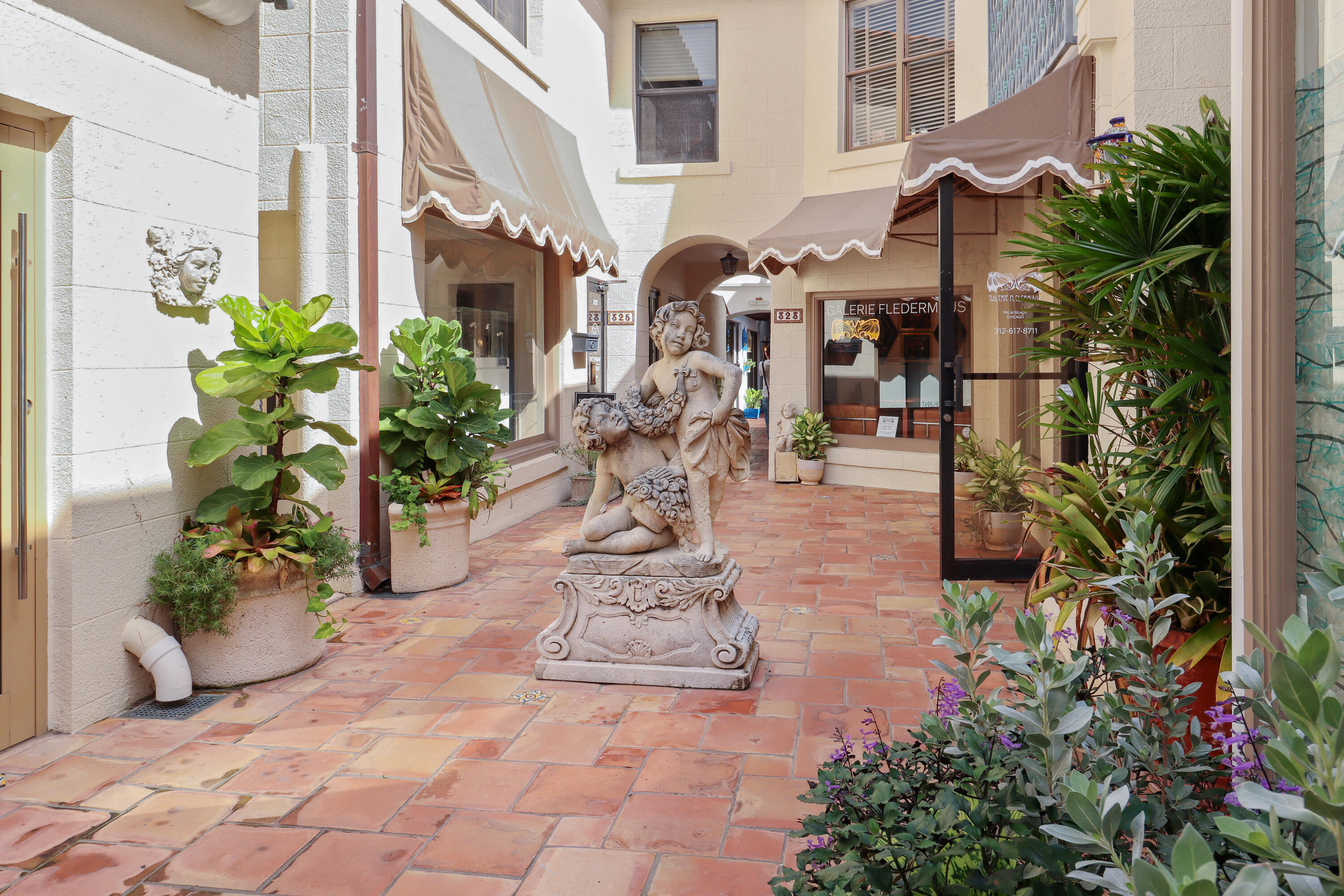 PRADO CONDO - Residential