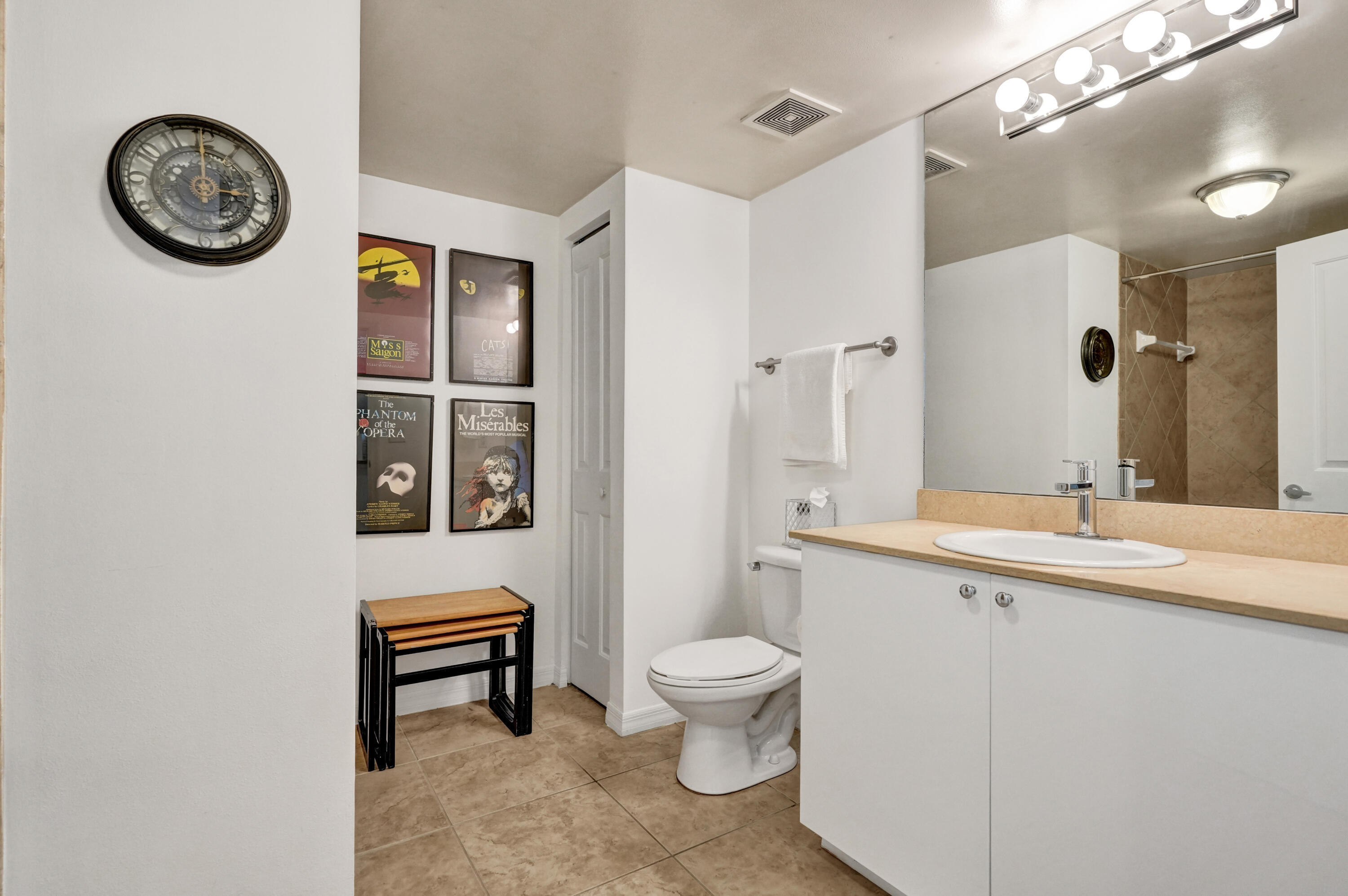 PRADO CONDO - Residential