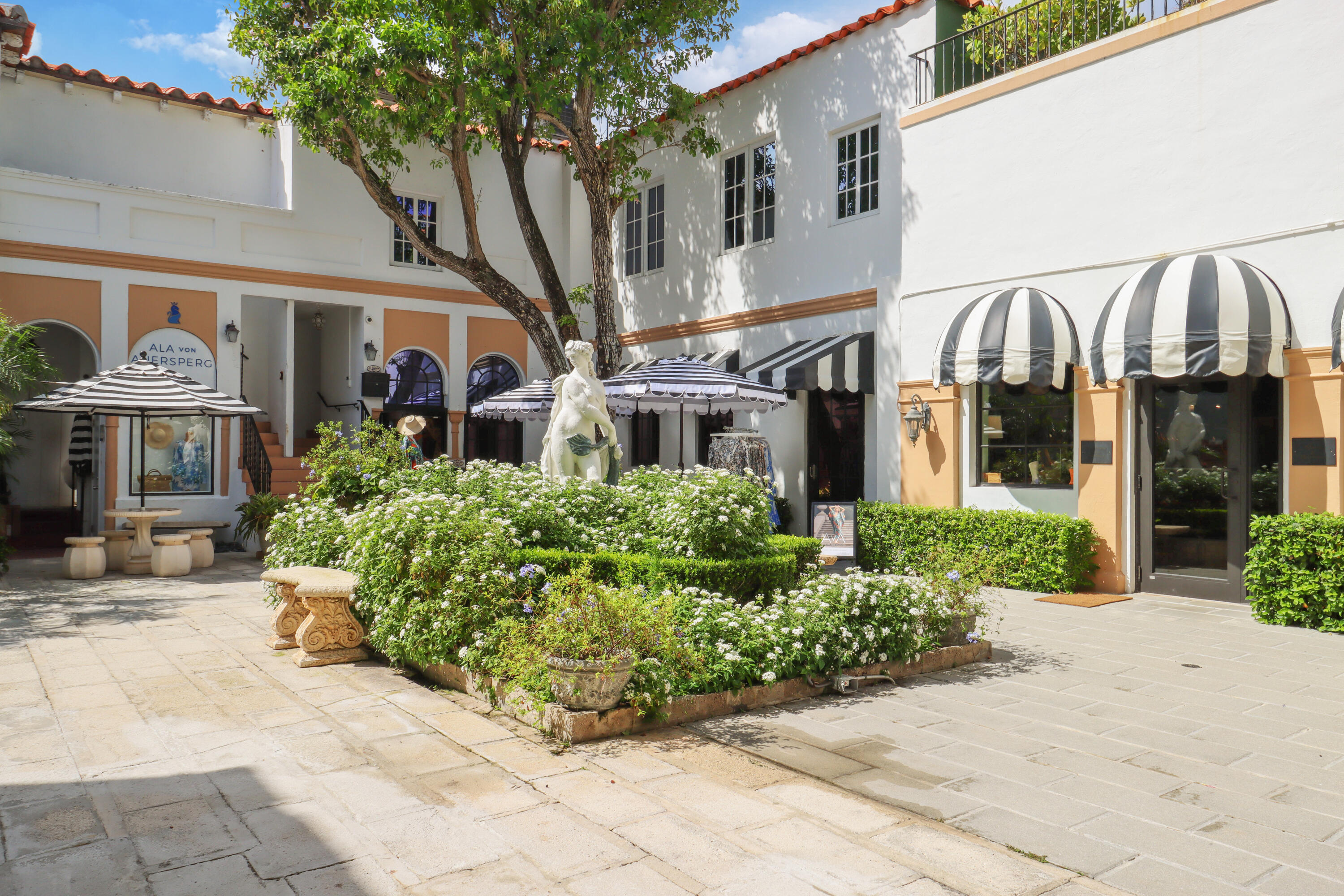 PRADO CONDO - Residential