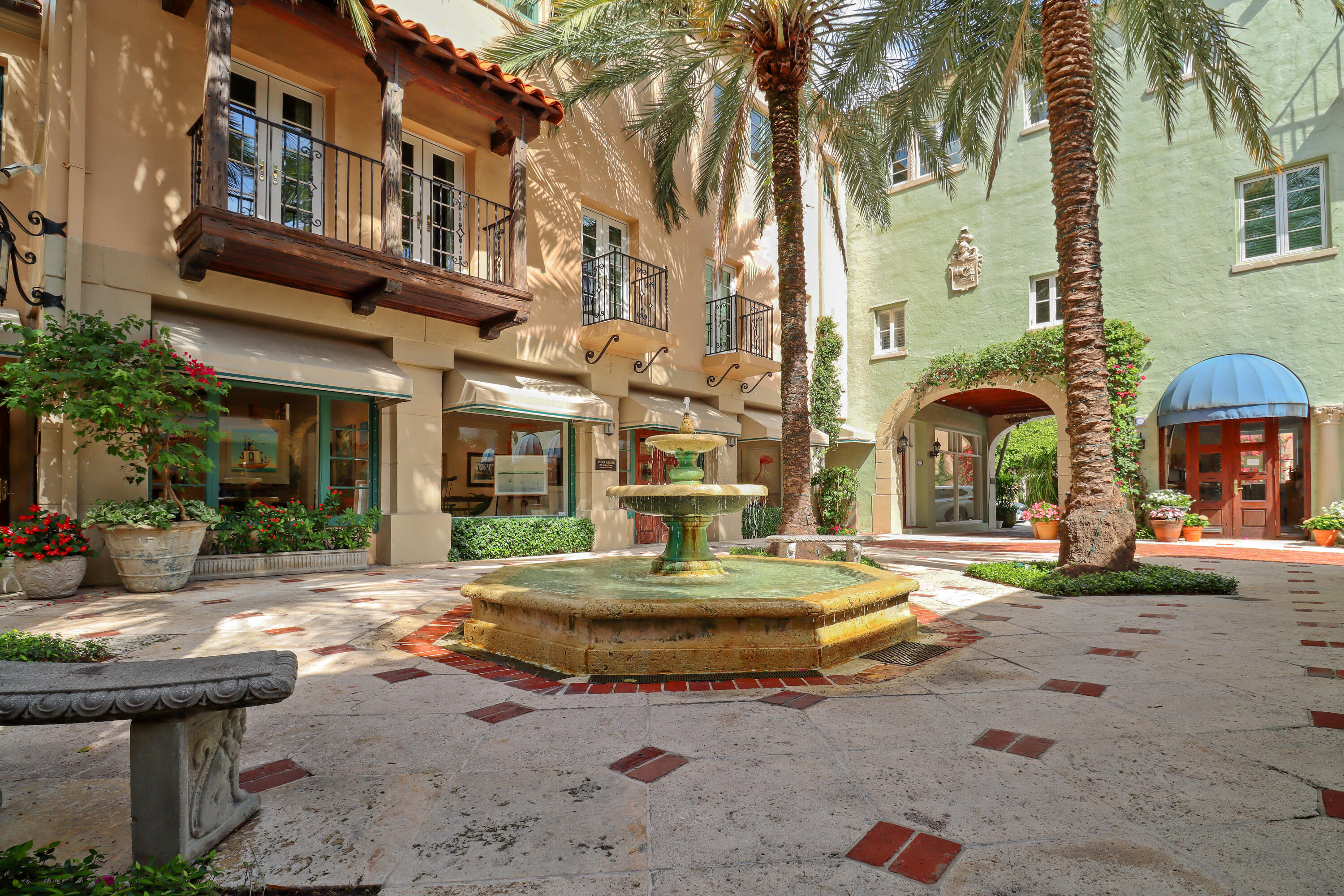 PRADO CONDO - Residential