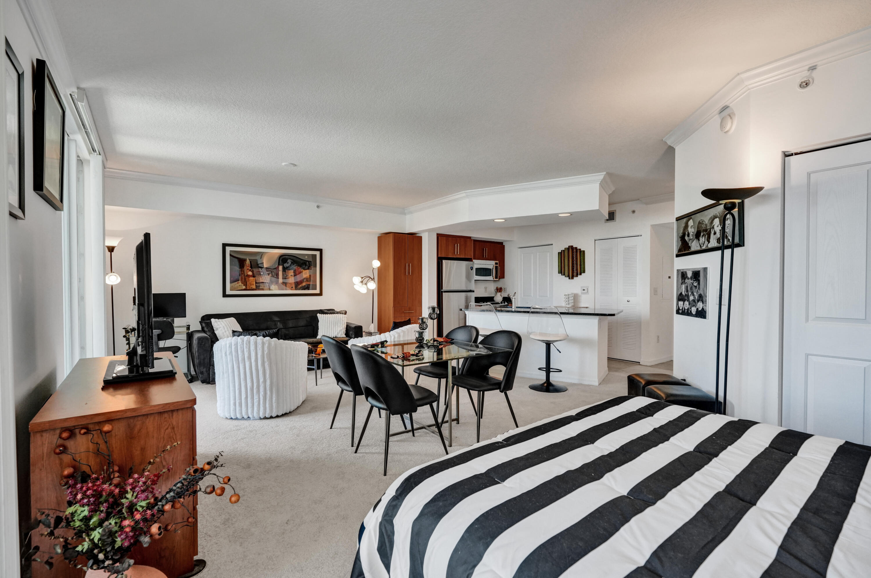 PRADO CONDO - Residential