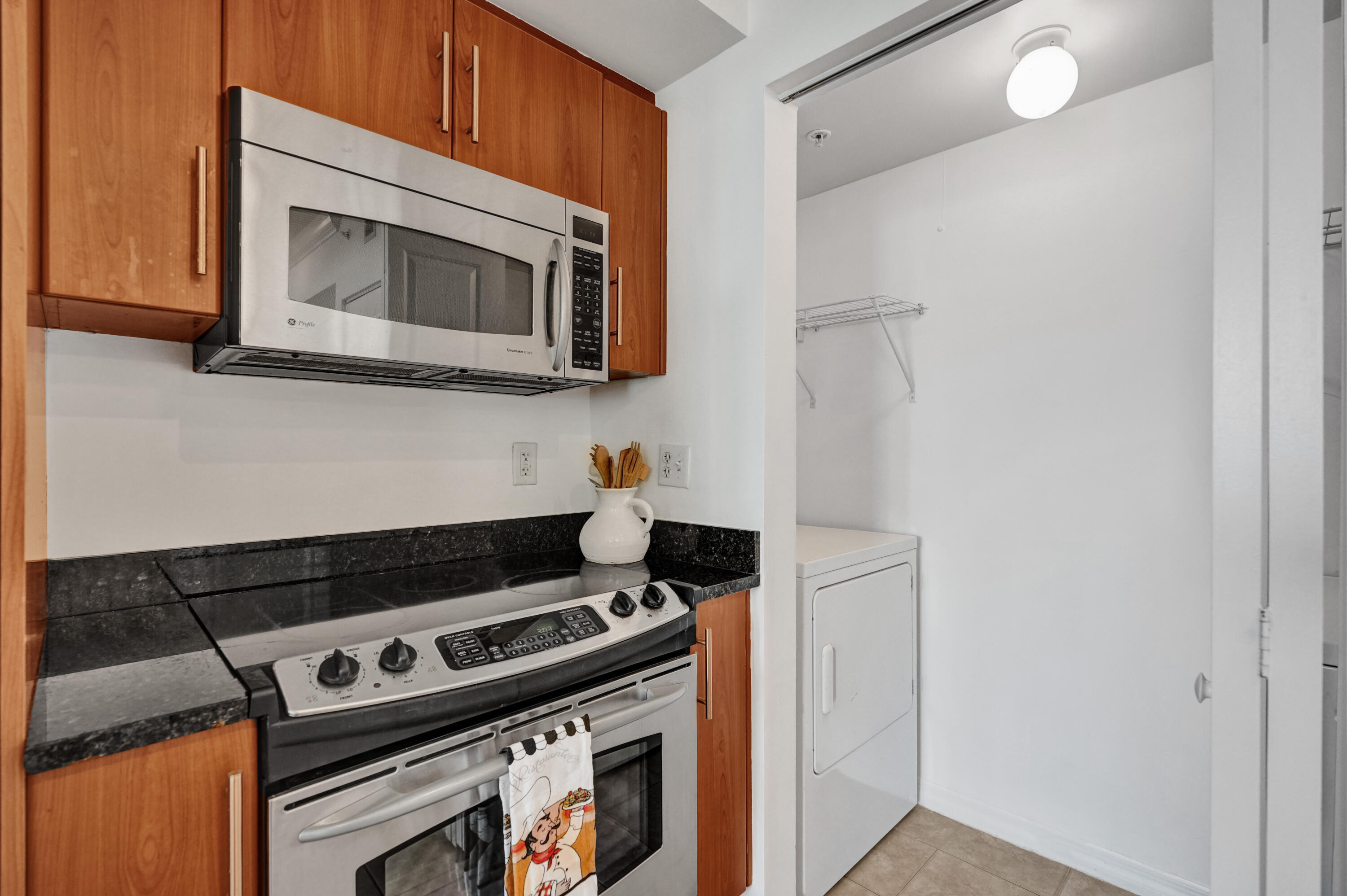 PRADO CONDO - Residential