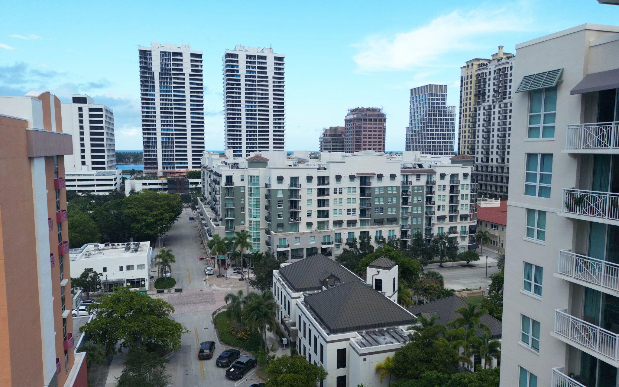 PRADO CONDO - Residential