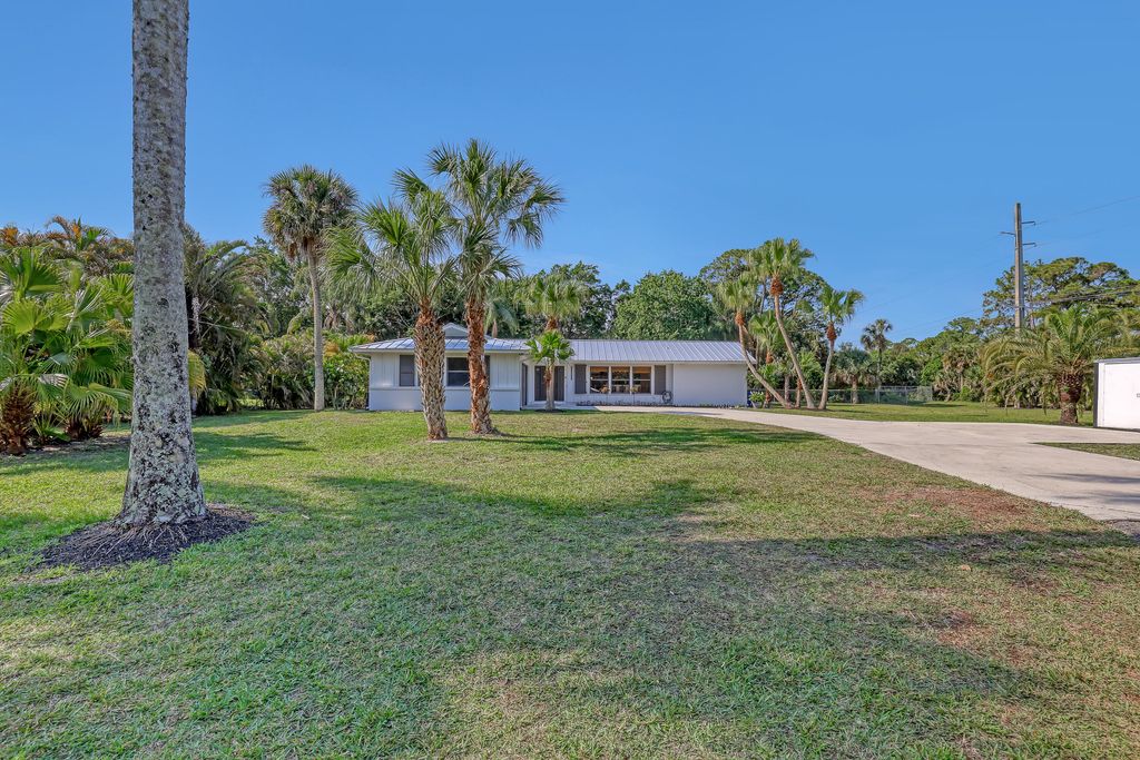 Photo of 4972 S Kay Street, Palm Beach Gardens, FL 33418 (MLS # B26022373)