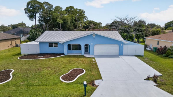 242 SE DUXBURY AVE, PORT SAINT LUCIE, FL 34983 - Image ef71d7ea7ae277cd4fc6187a1b0b59df/629053804