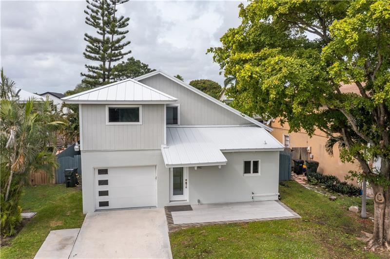 High-end remodeled single family home in Southeast Delray, just minutes from Downtown Atlantic Avenue. Landlord spared no expense. The house is a completely open floorplan. Fenced in yard. The loft at the top of the staircase can also be used as an office. Air-conditioned garage/central air. No HOA!! Rapid approval. Metal roof, impact windows, impact doors & impact garage. Master bedroom on the first floor & 2 guest bedrooms upstairs. Front & back porch, great for entertaining guests. Close to the beach, restaurants & shopping. Unfurnished. Walk in closets & plenty of storage space.