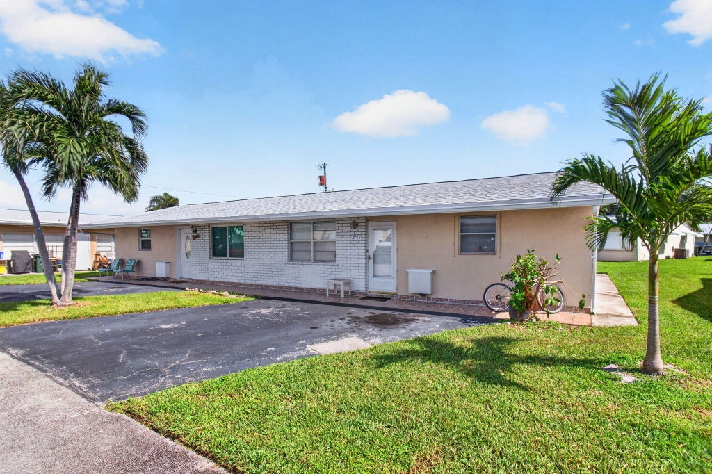 Photo of 2703 Peer Lane, Delray Beach, FL 33445 (MLS # B26091127)