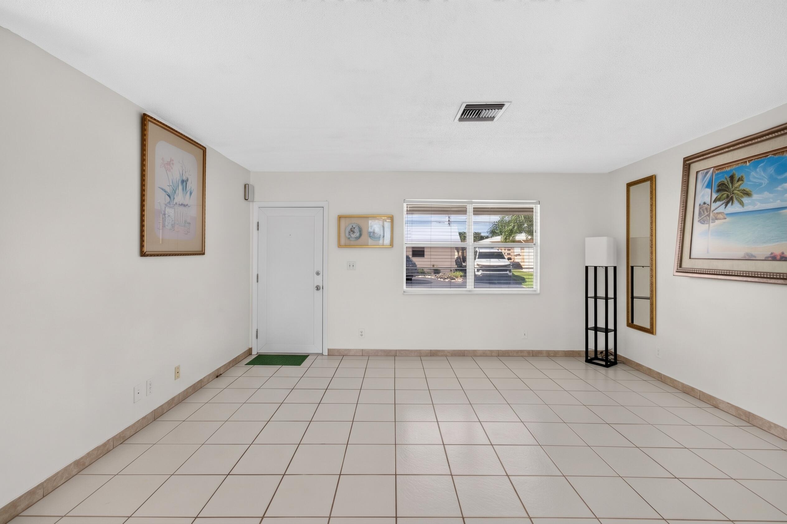 2703 Peer Lane