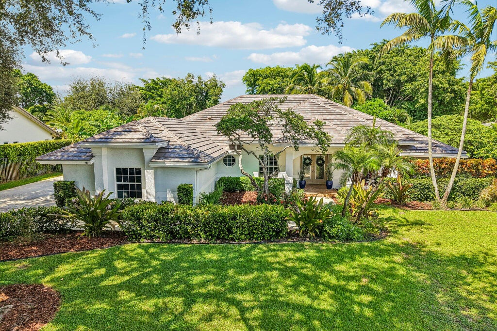 Photo of 4129 SAINT ANDREWS Drive, Boynton Beach, FL 33436 (MLS # B26077318)