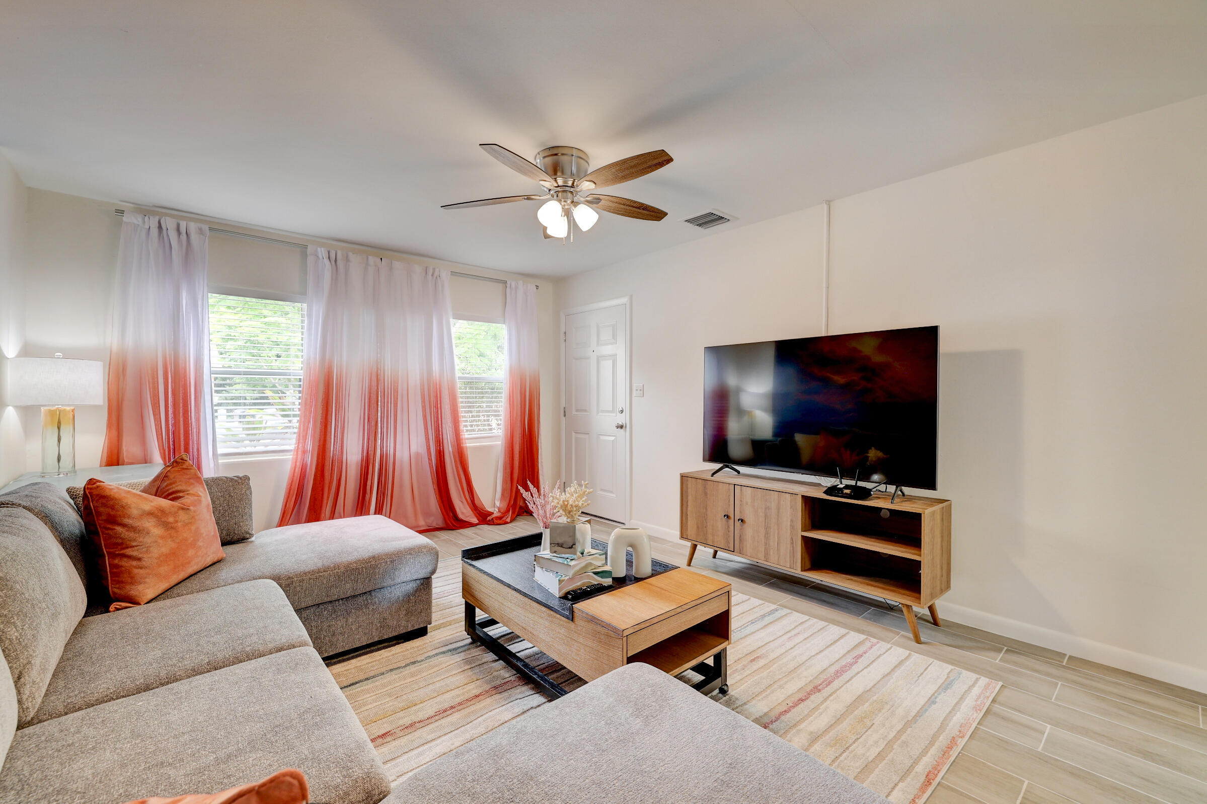 C E CAHOW'S S/D - Residential Lease