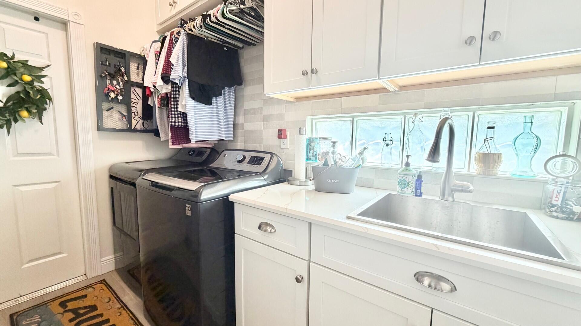 RIVERWALK 4 - Residential