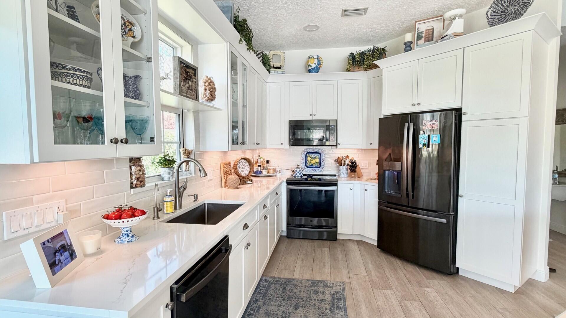 RIVERWALK 4 - Residential