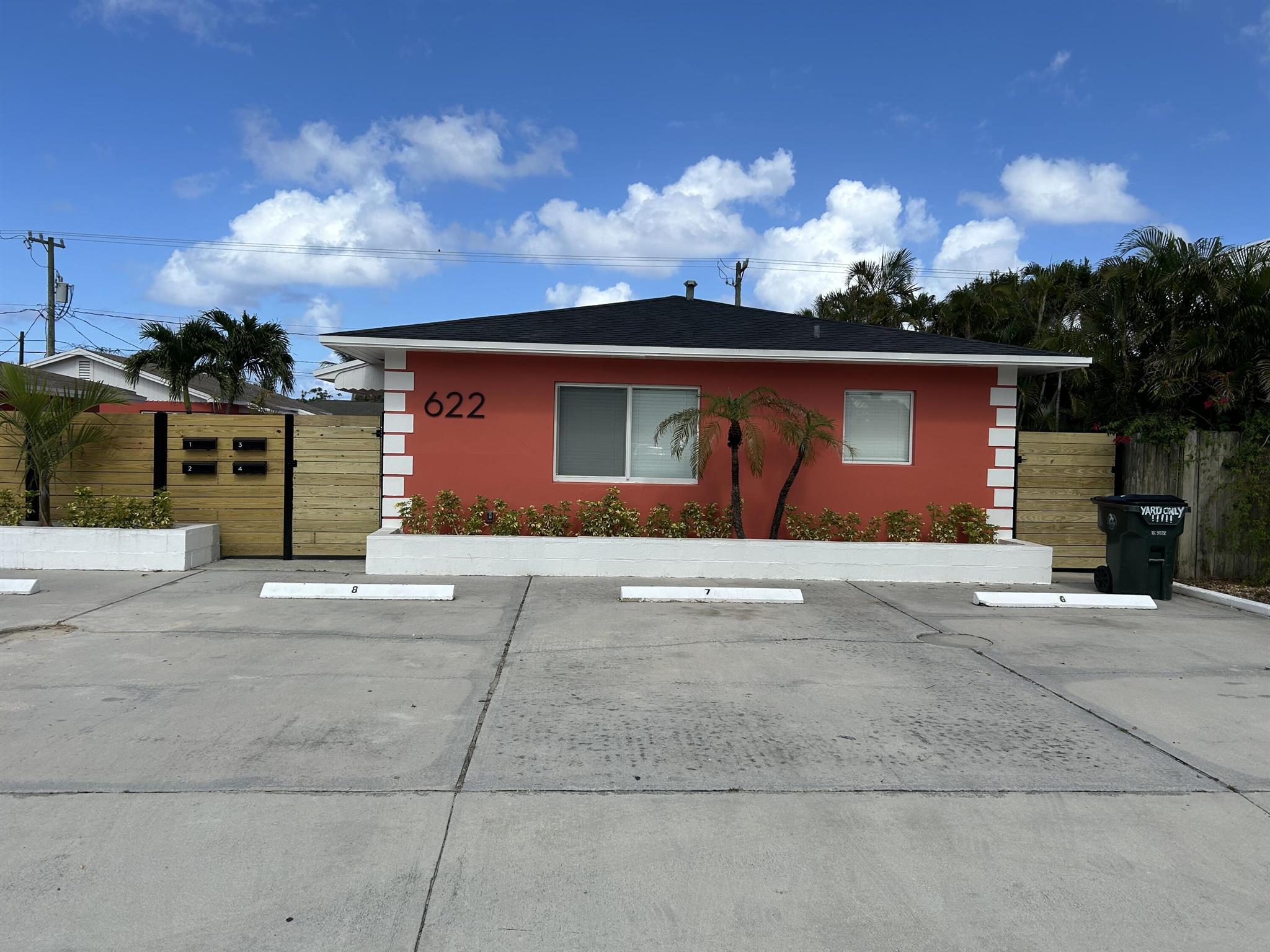 Welcome to this beautiful and fully renovated 1-bedroom, 1-bathroom apartment located in the heart of Lake Worth Beach, FL! This charming rental is perfect for those who want to live in a modern and stylish space, without sacrificing convenience and comfort. The apartment features brand-new appliances, stunning finishes, and ample natural light throughout. The bedroom is spacious and cozy, providing the perfect retreat after a long day. The bathroom is fully updated and includes all the necessary amenities. Plus, with a Publix just a short walk away, you'll have all the convenience you need right at your fingertips. Don't miss out on this wonderful opportunity to live in one of the most vibrant and charming neighborhoods in Florida!