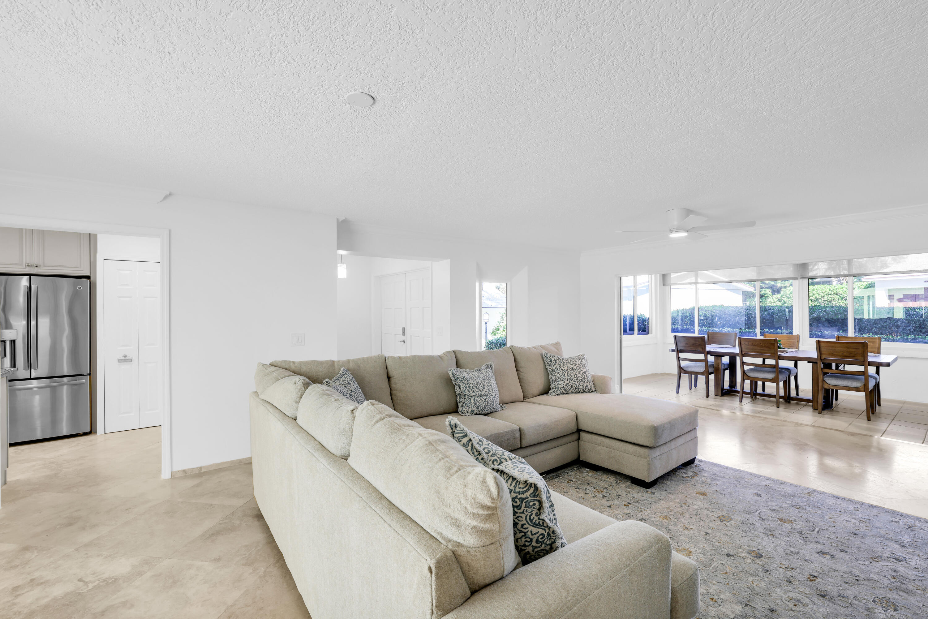 BEACHCOMBER CONDO - Residential Lease