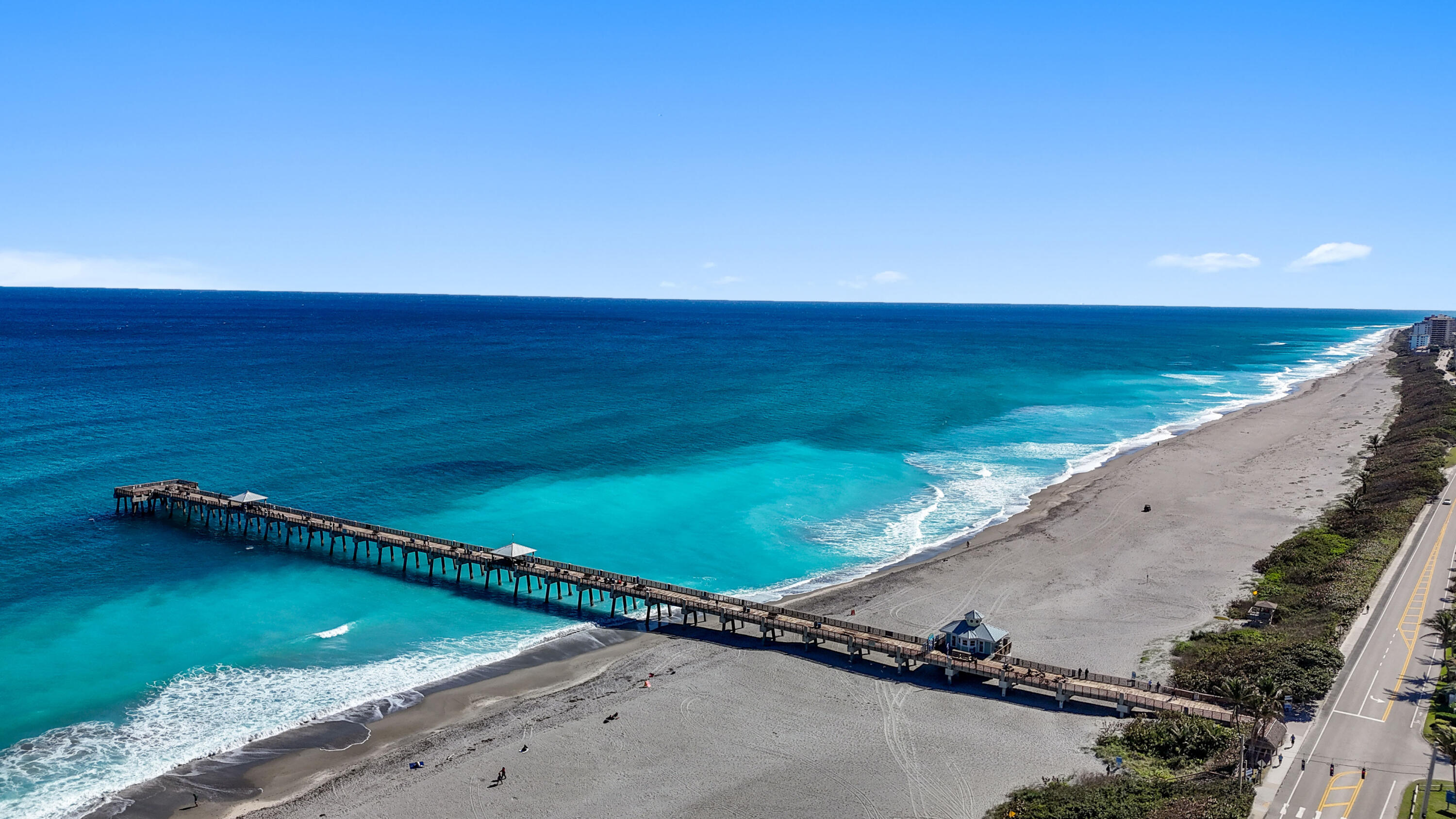 BEACHCOMBER CONDO - Residential Lease