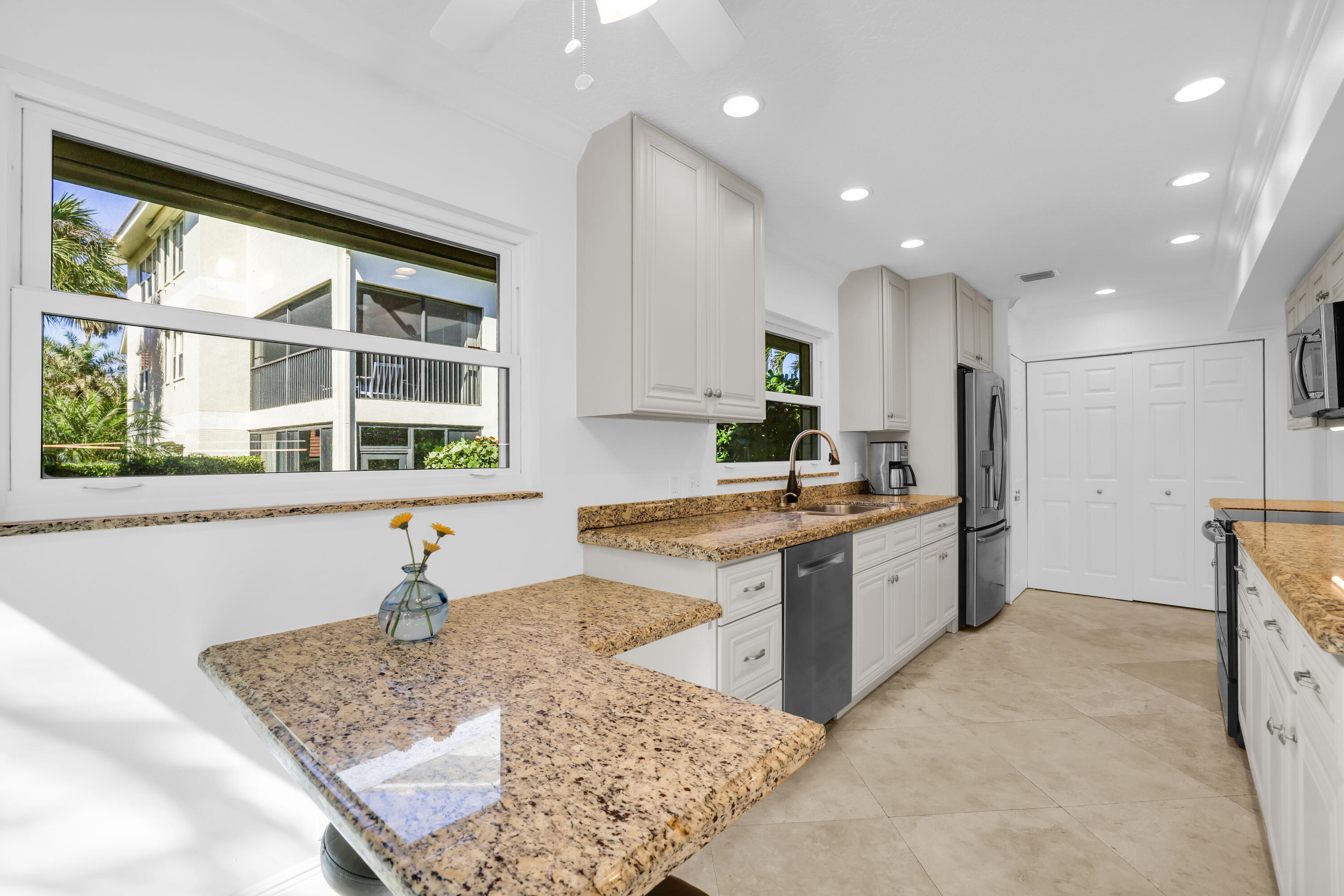 BEACHCOMBER CONDO - Residential Lease