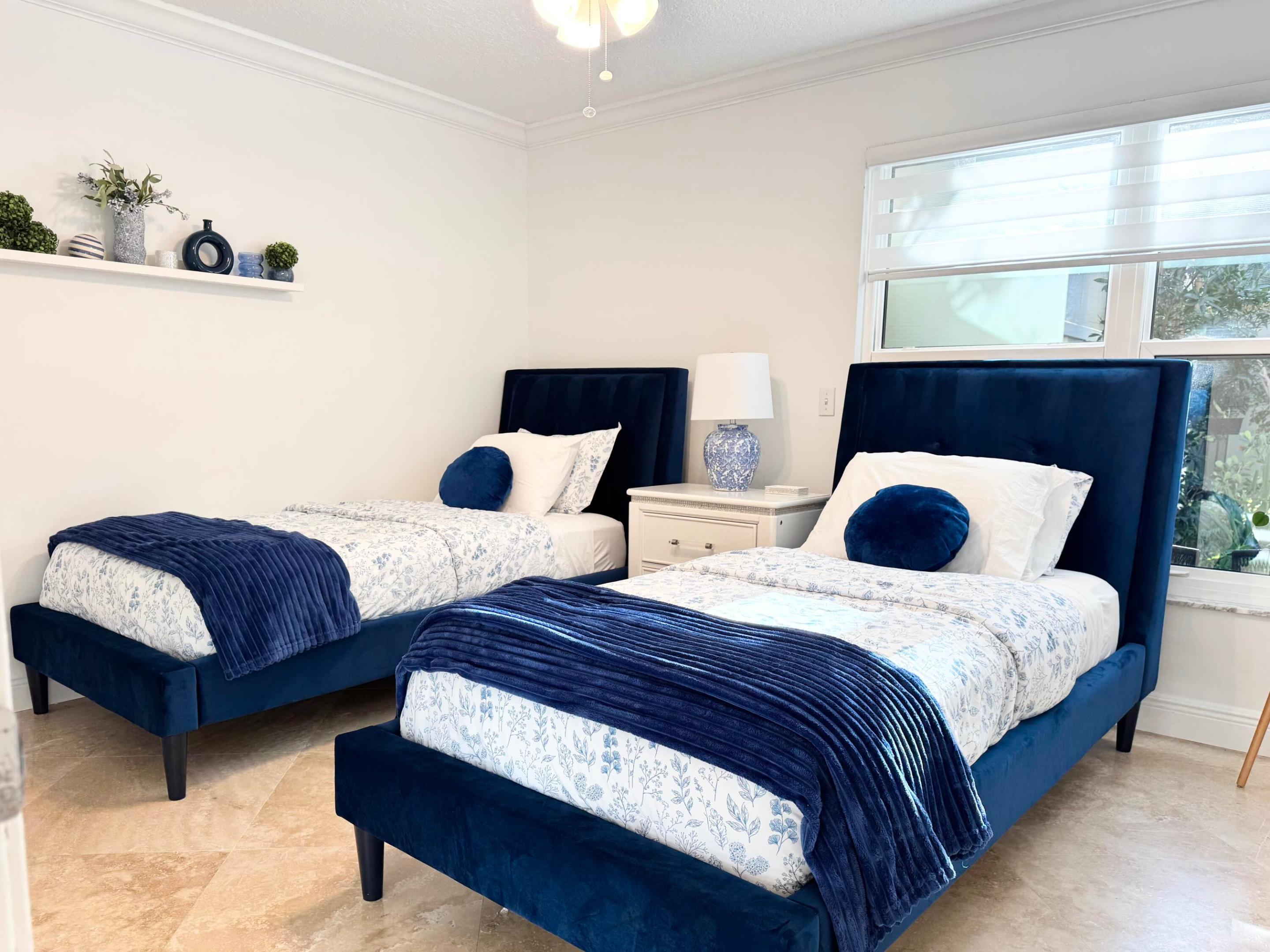 BEACHCOMBER CONDO - Residential Lease