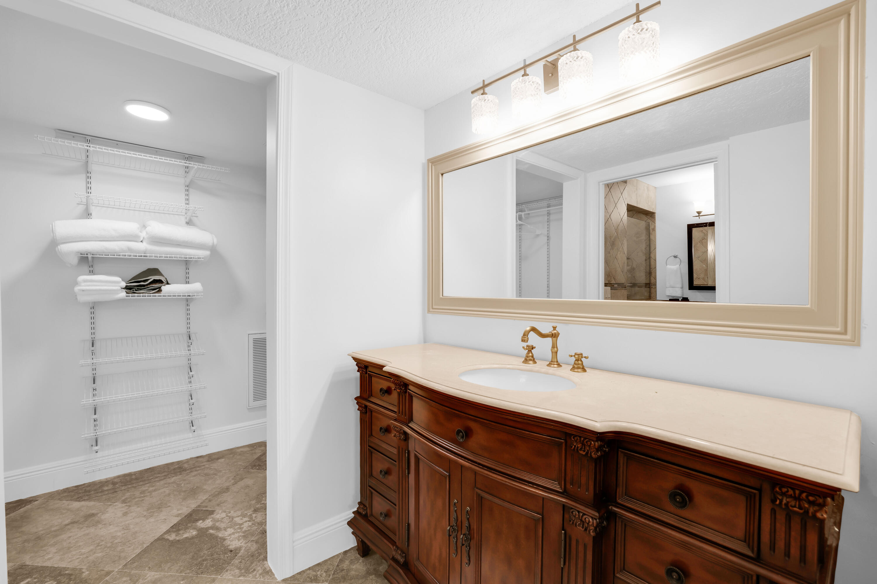 BEACHCOMBER CONDO - Residential Lease