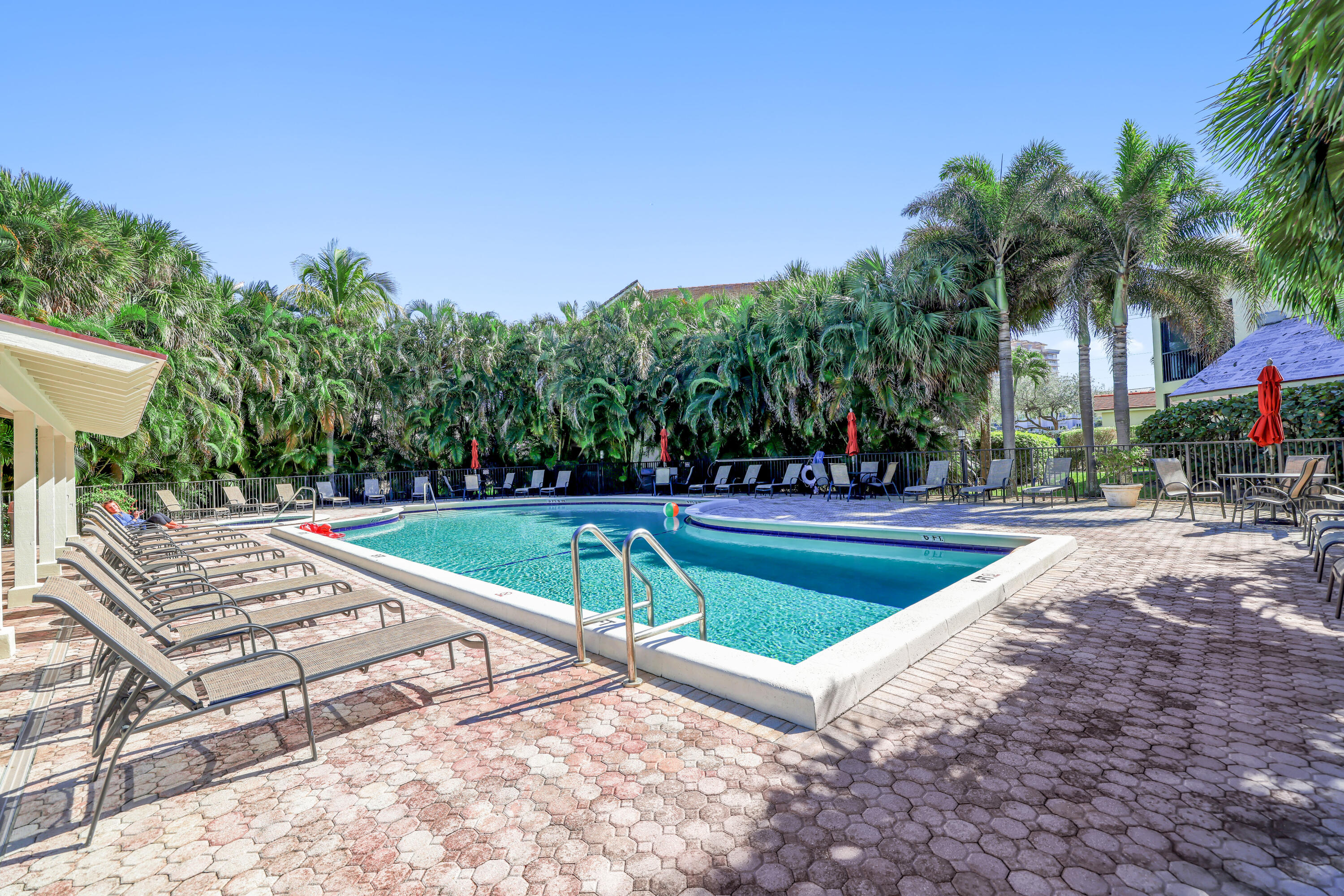 BEACHCOMBER CONDO - Residential Lease