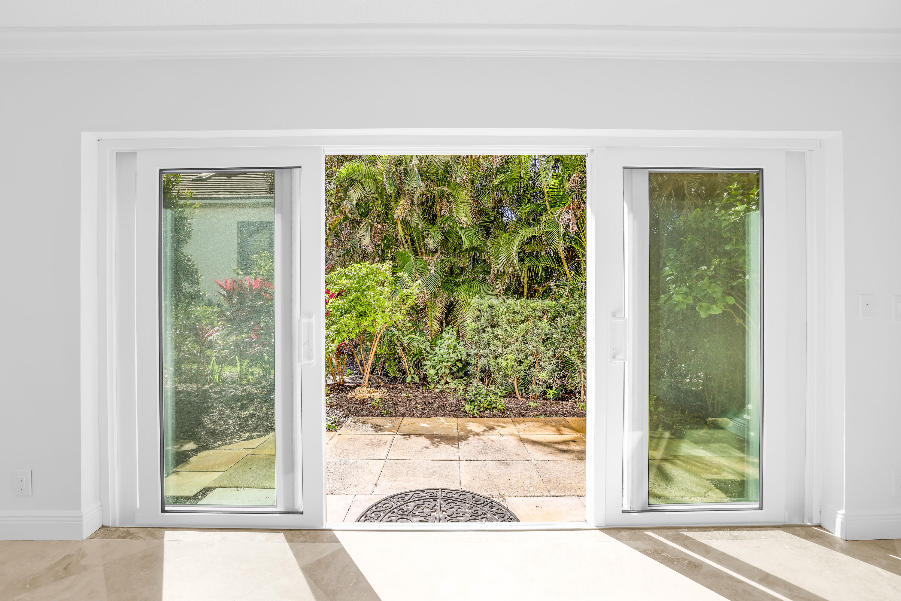 BEACHCOMBER CONDO - Residential Lease