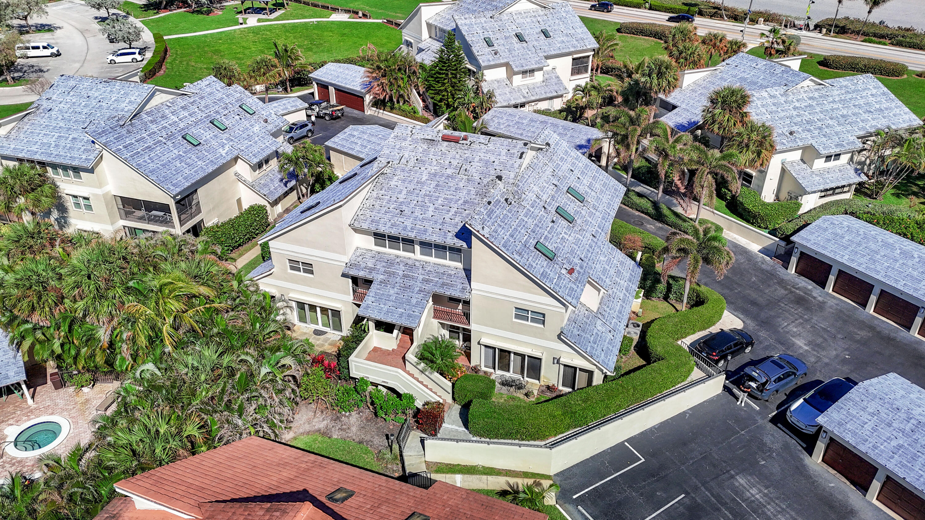 BEACHCOMBER CONDO - Residential Lease