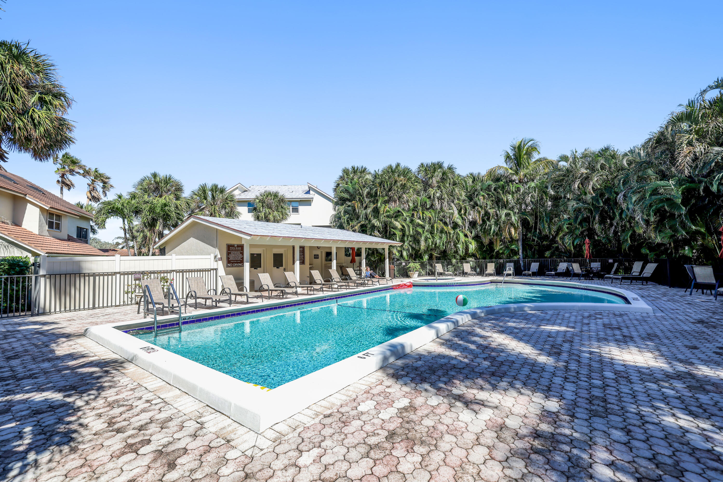 BEACHCOMBER CONDO - Residential Lease