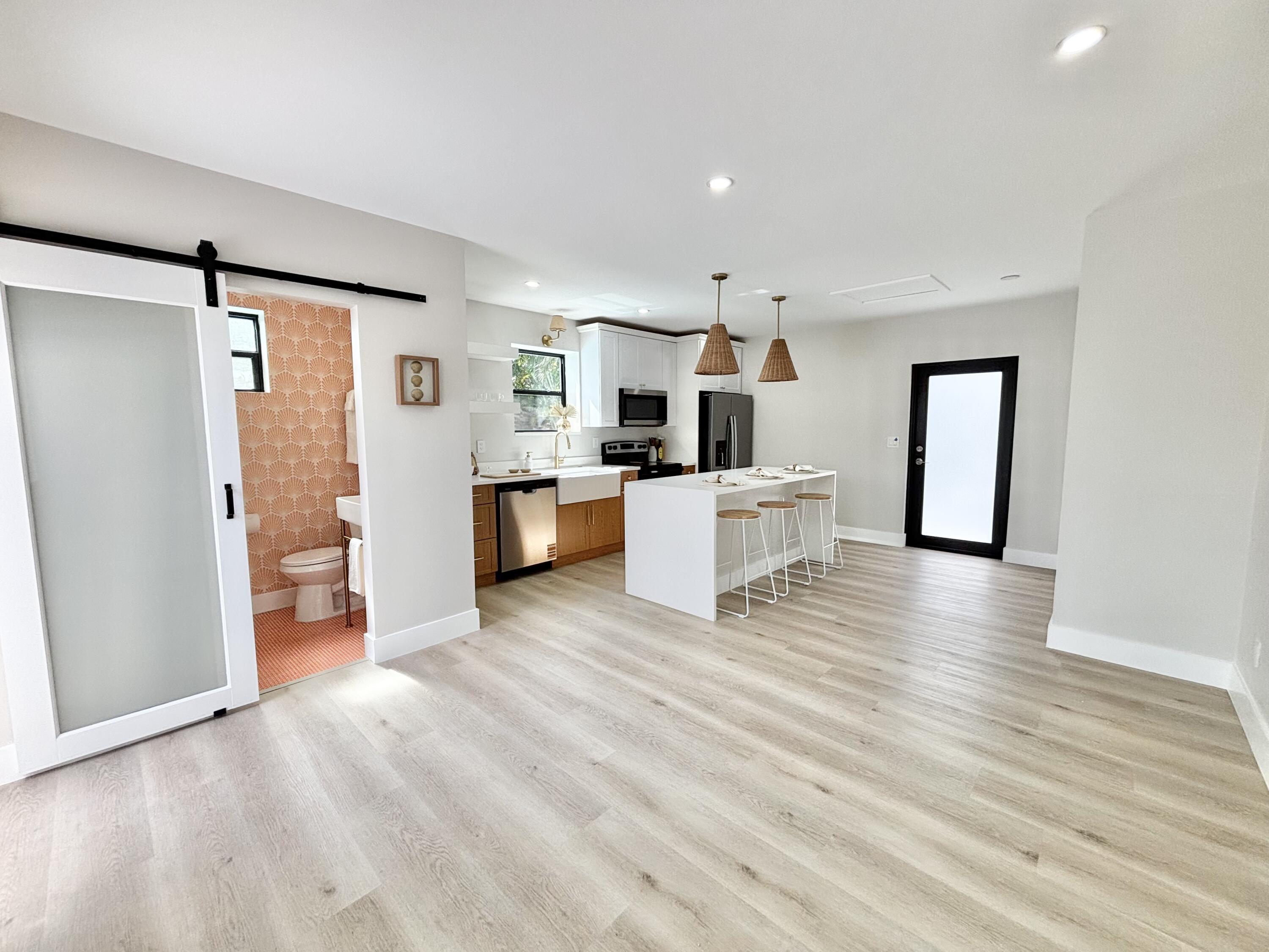 TOWN OF LAKE WORTH - Residential