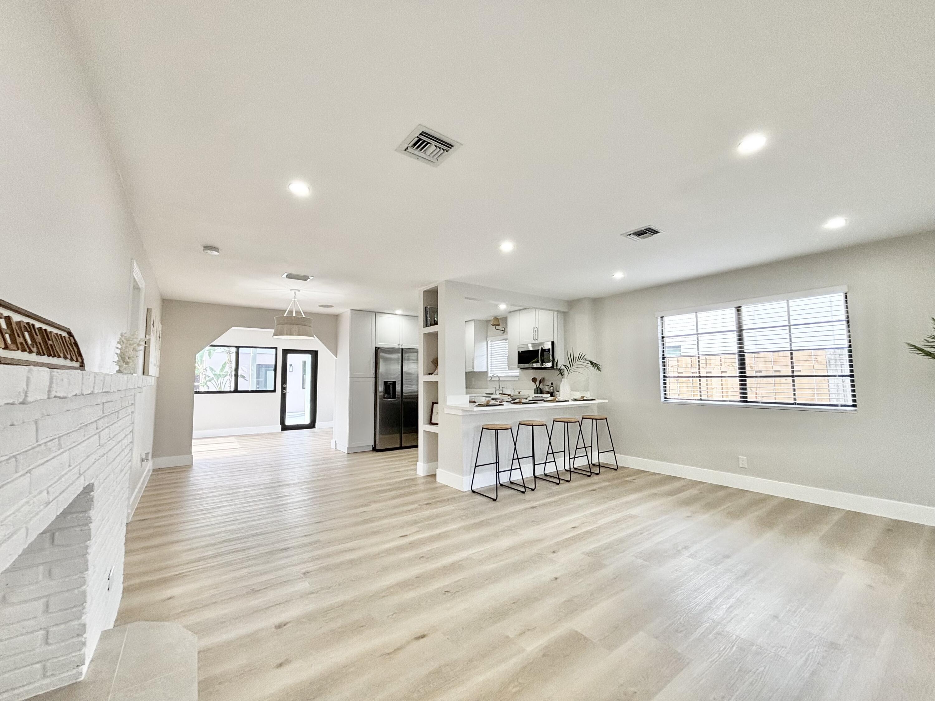 TOWN OF LAKE WORTH - Residential