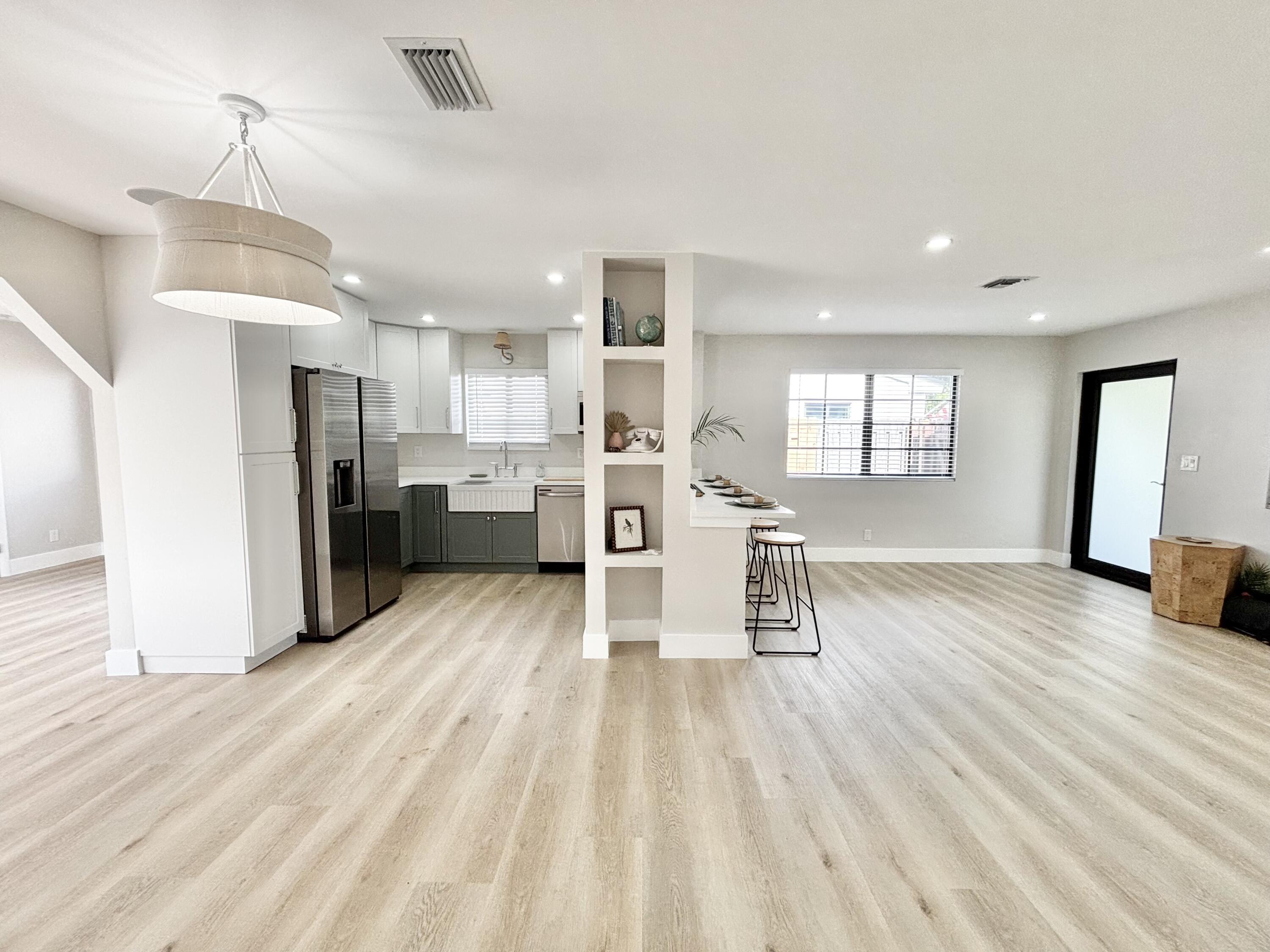 TOWN OF LAKE WORTH - Residential