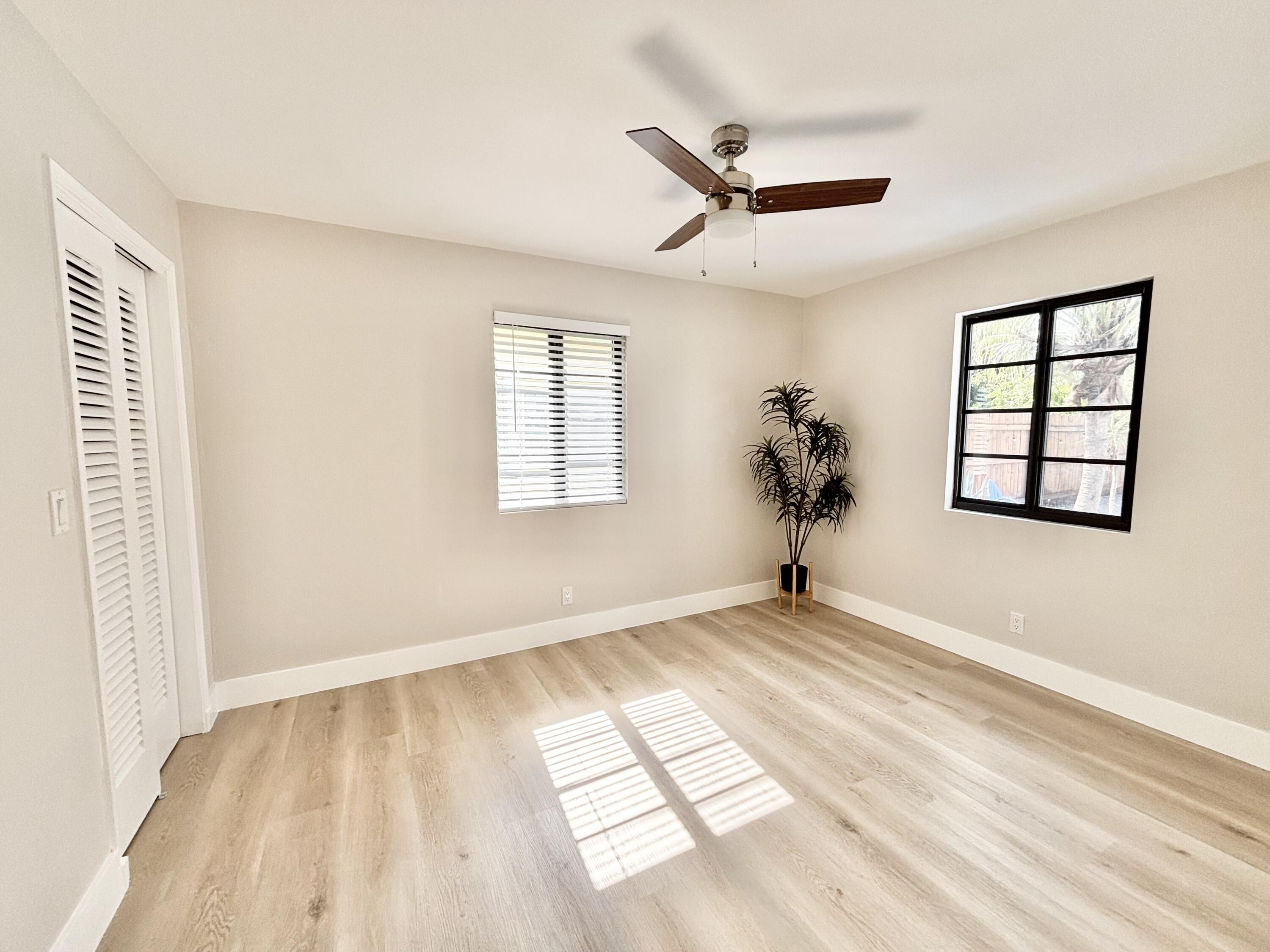 TOWN OF LAKE WORTH - Residential