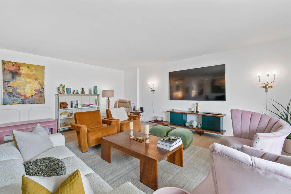 WINTHROP HOUSE CONDO - Residential