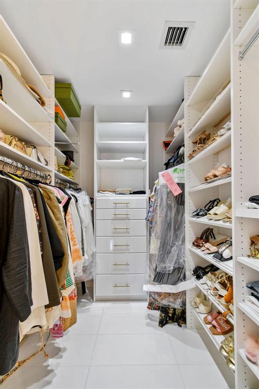 WINTHROP HOUSE CONDO - Residential