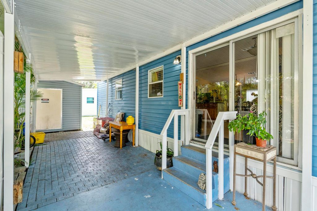 Photo of 187 Plantation Boulevard, Lake Worth, FL 33467 (MLS # R11021832)