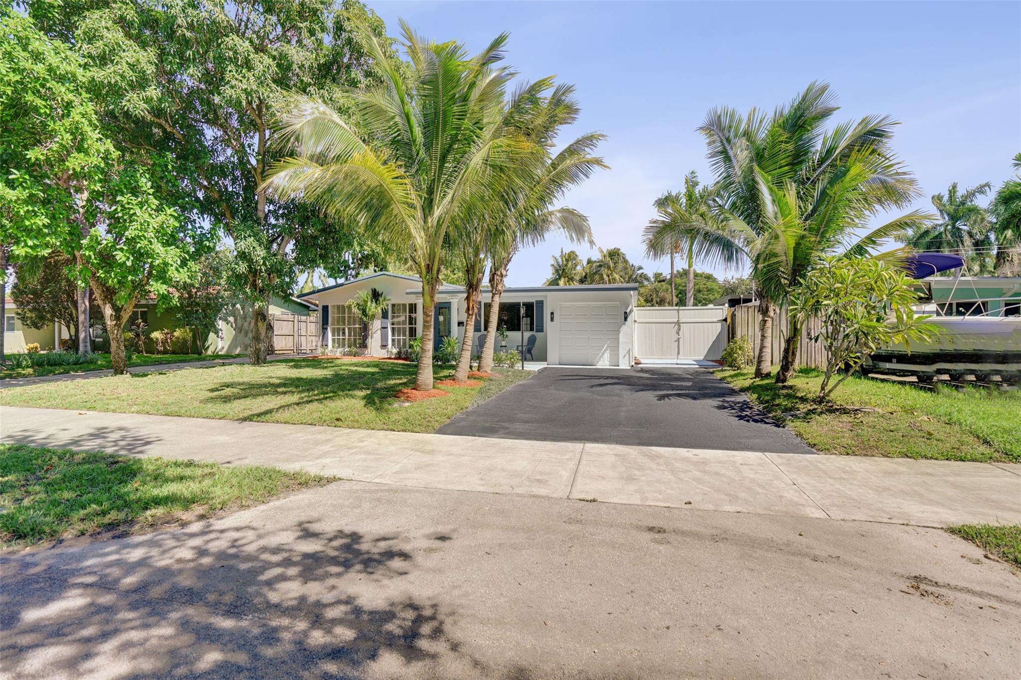 1220 NE 26th Ave