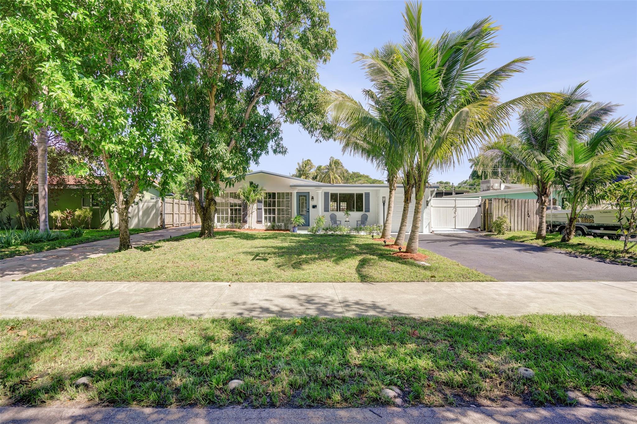 1220 NE 26th Ave