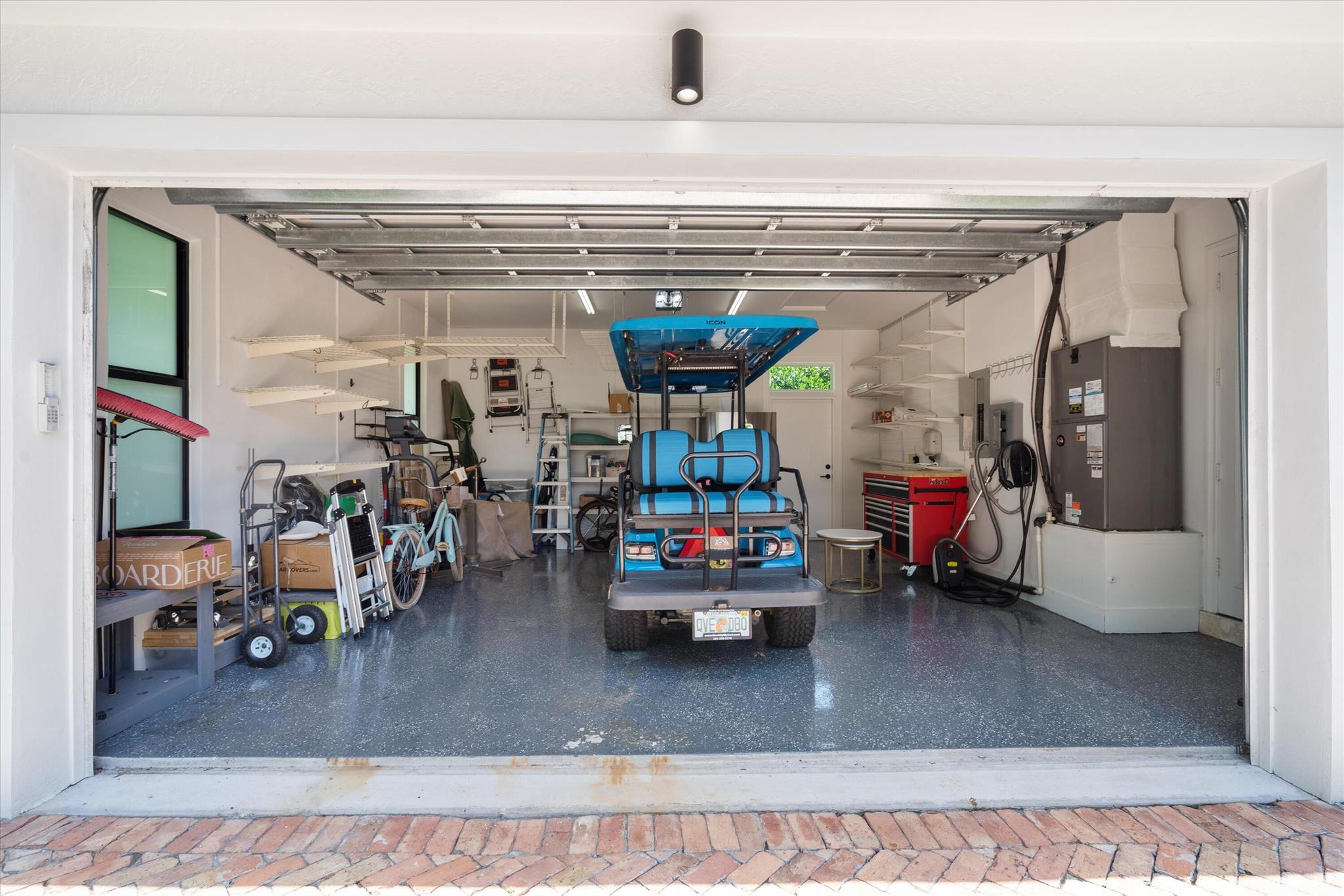 ESTATES MANGO DE PARIS - Residential