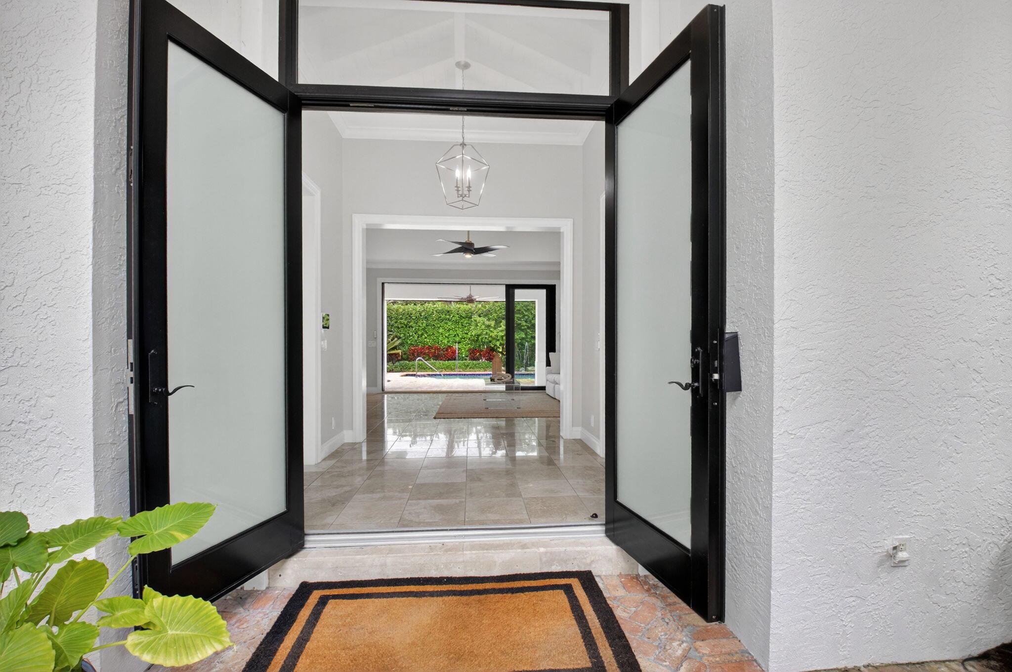 ESTATES MANGO DE PARIS - Residential